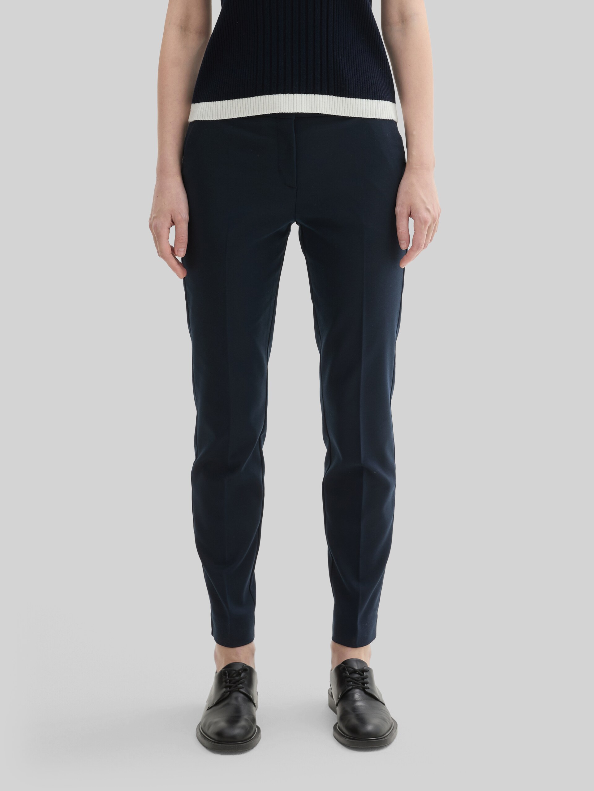 TTMIA Slim Trousers - sky captain blue - Neckline model front view