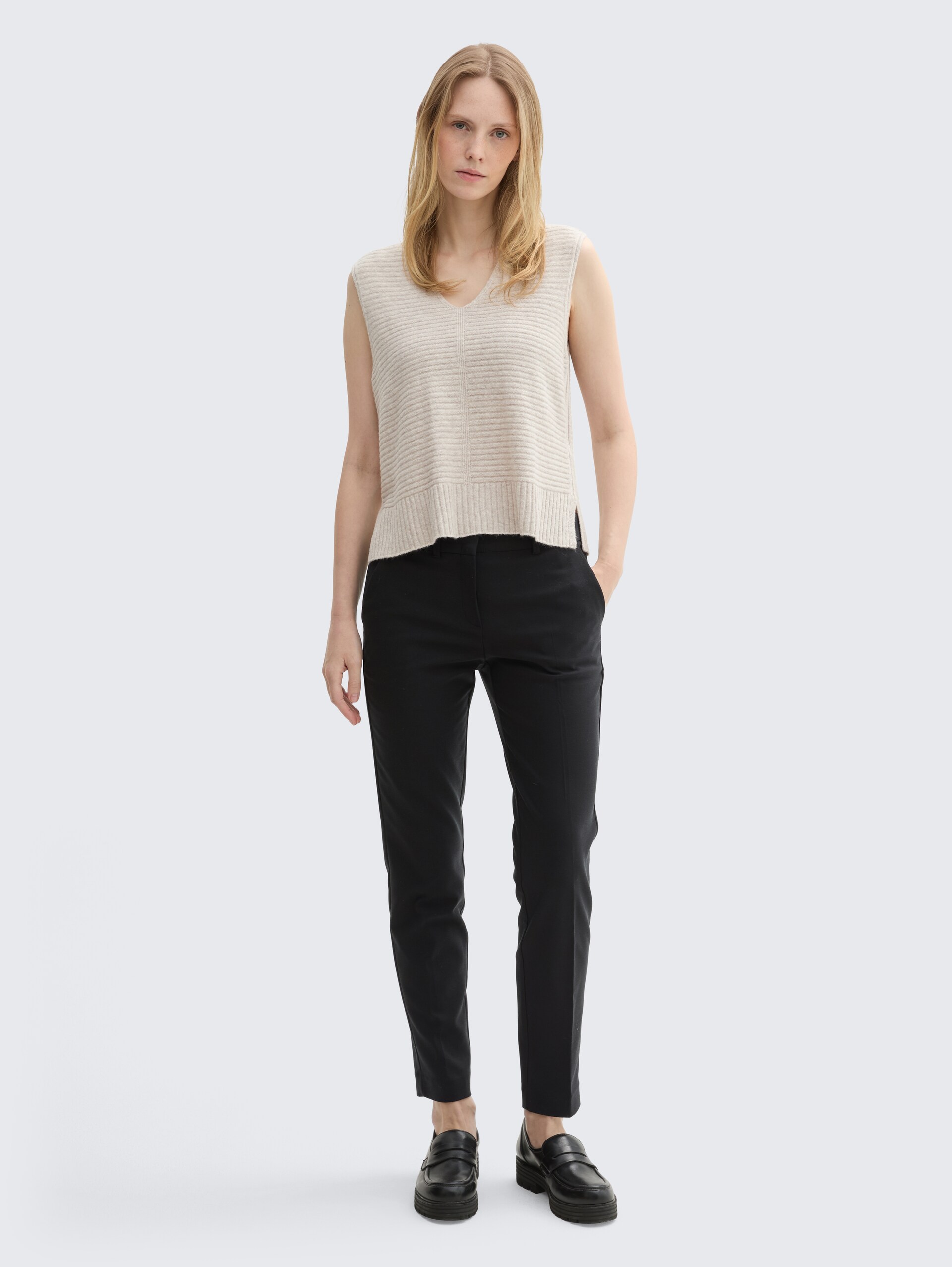 TTMIA Slim Hose - deep black - Model-Vorderansicht
