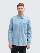 Comfort Fit Jeanshemd mit Brusttasche - Used Bleached Blue Denim - Ausschnitt Model-Vorderansicht
