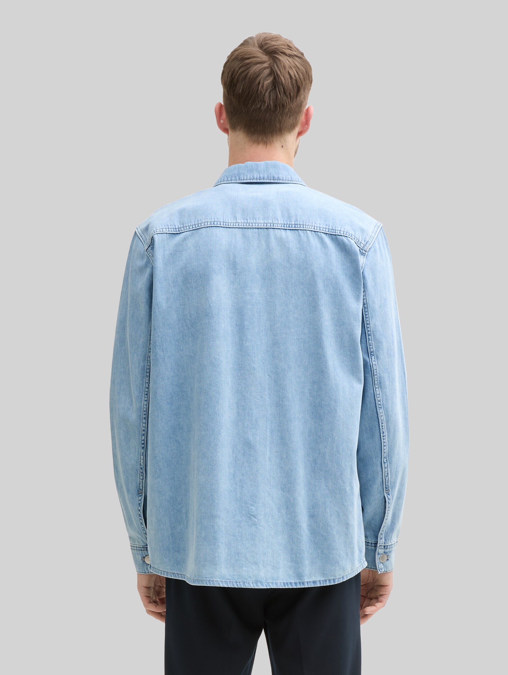 Comfort fit denim shirt with breast pocket - Used Bleached Blue Denim - Neckline model-back view