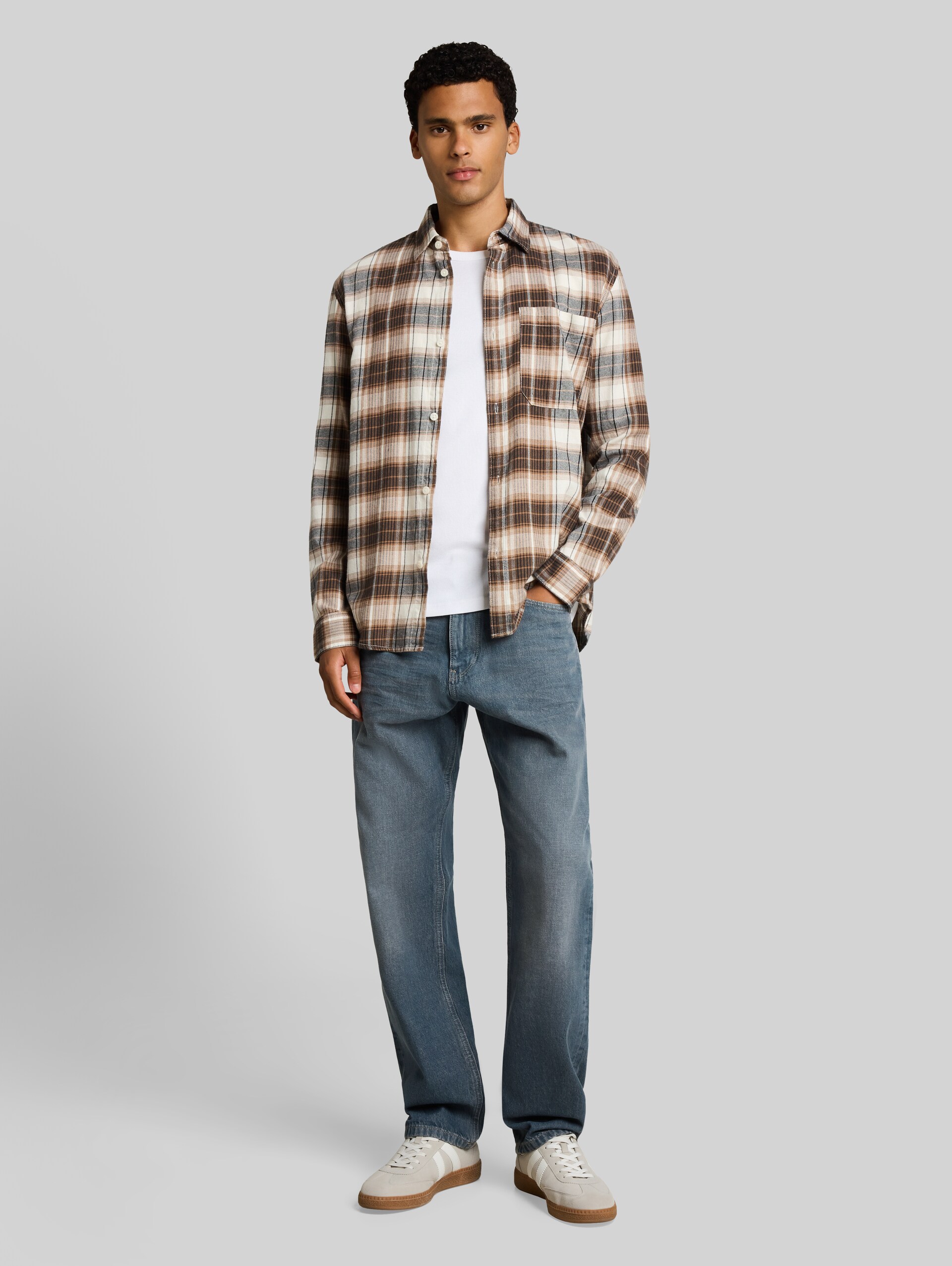TTWAYLEN RELAXED Jeans - used mid blue grey denim - Model-Vorderansicht