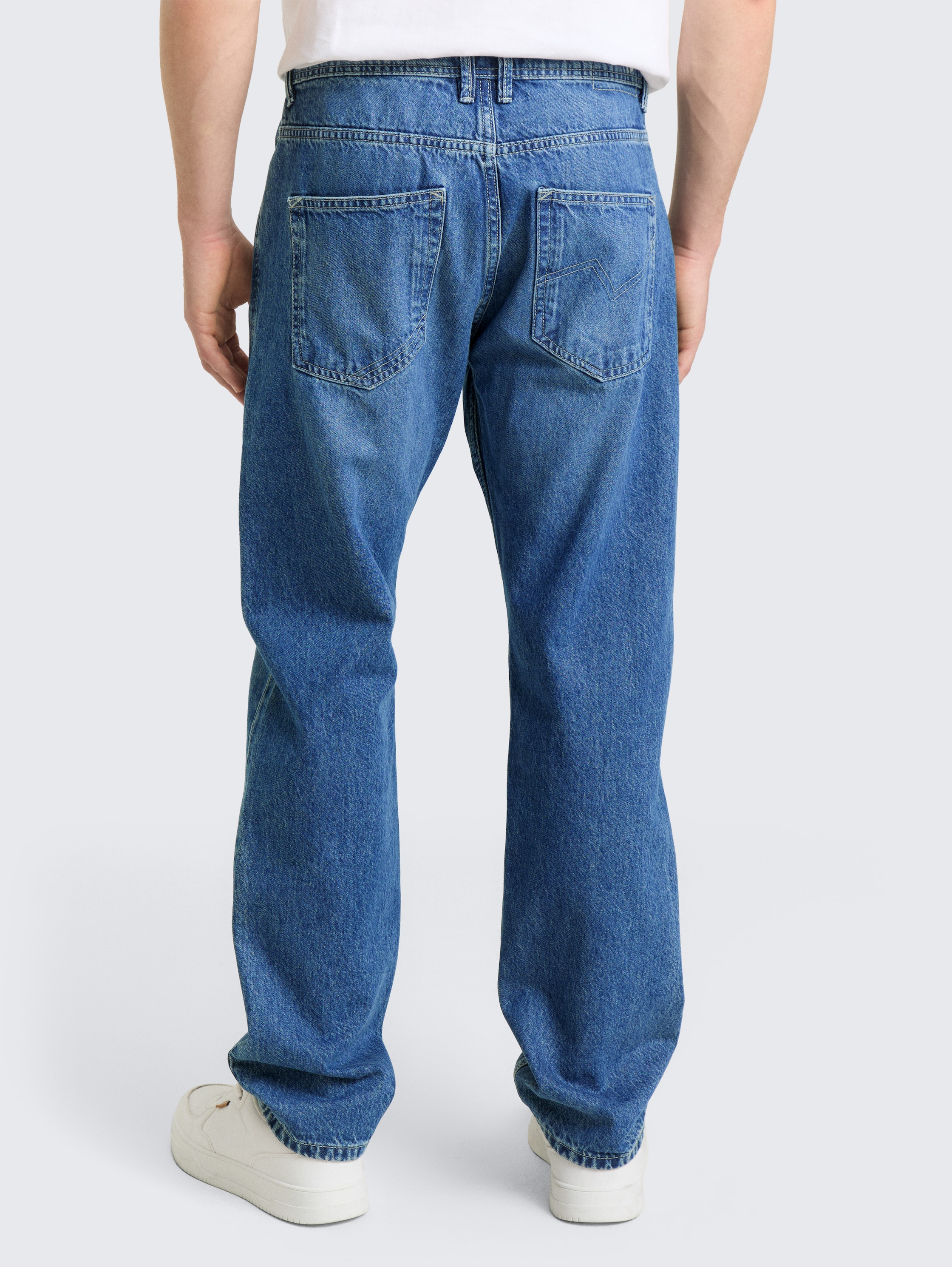 TTWAYLEN RELAXED jeans - Used Mid Stone Blue Denim - Neckline model-back view