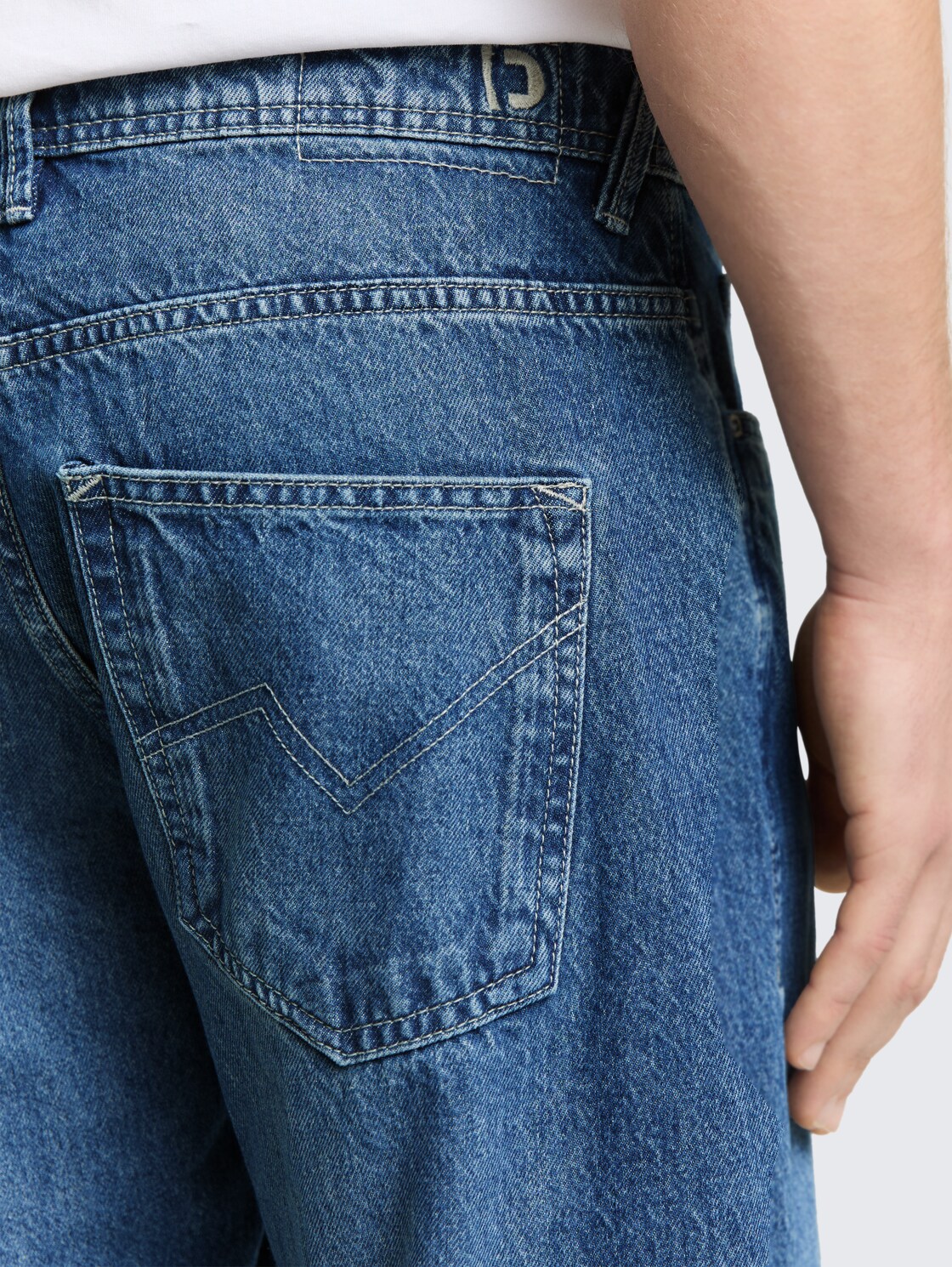 TTWAYLEN RELAXED Jeans - Used Mid Stone Blue Denim - Detail-Model-Ansicht