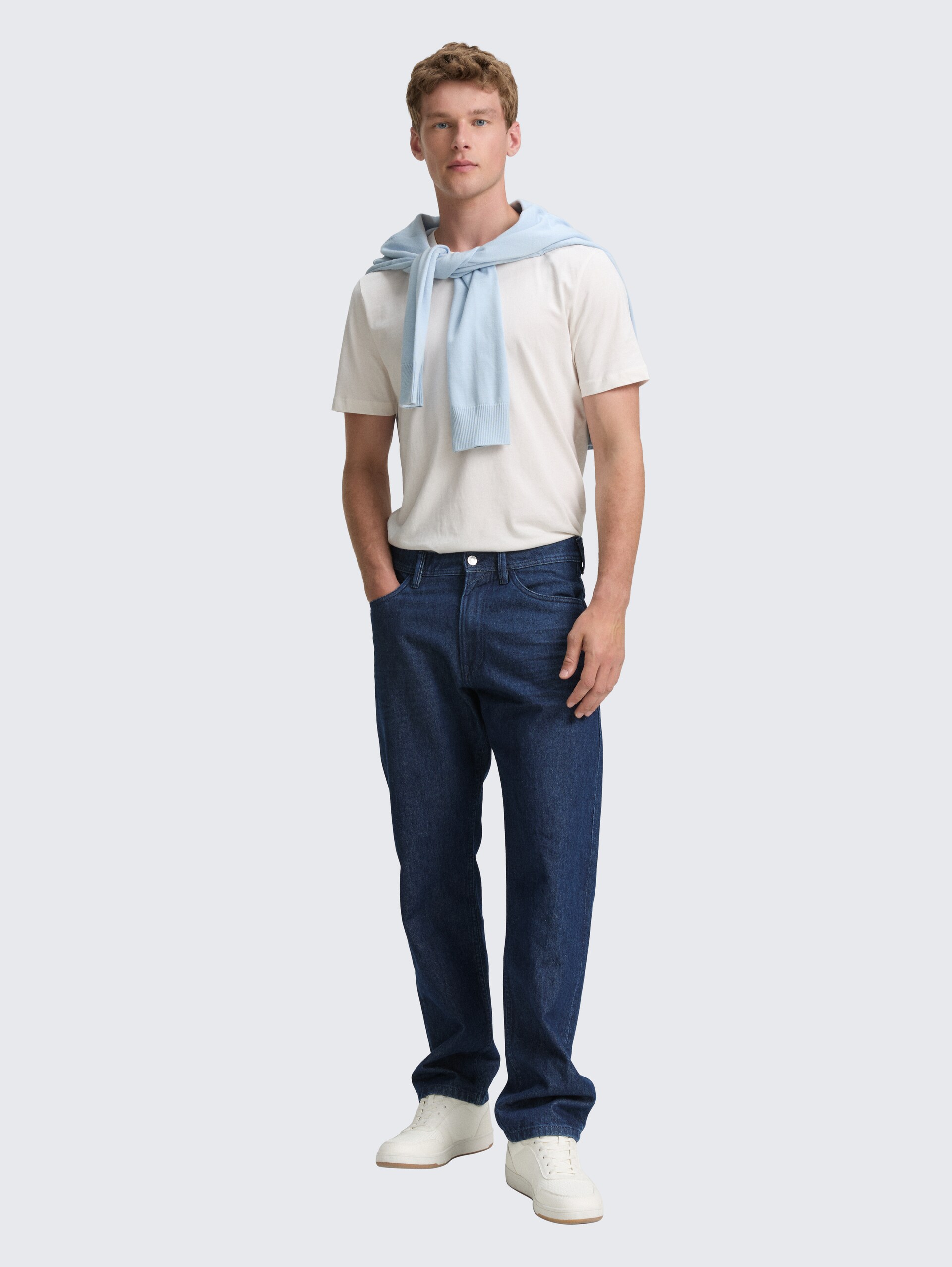 TTWAYLEN RELAXED Jeans - Rinsed Blue Denim - Model-Vorderansicht