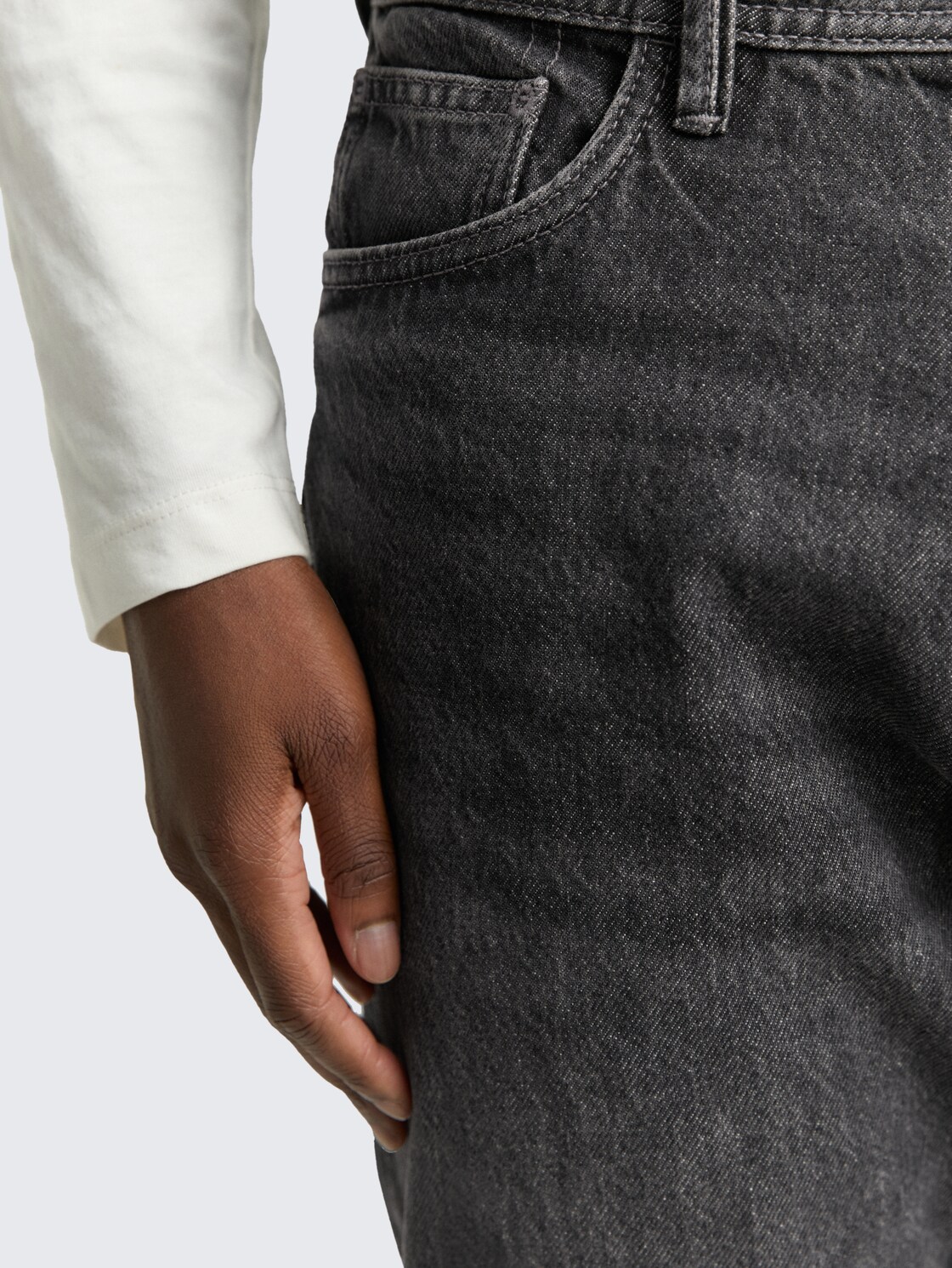 TTWAYLEN RELAXED Jeans - used dark stone grey denim - Detail model view