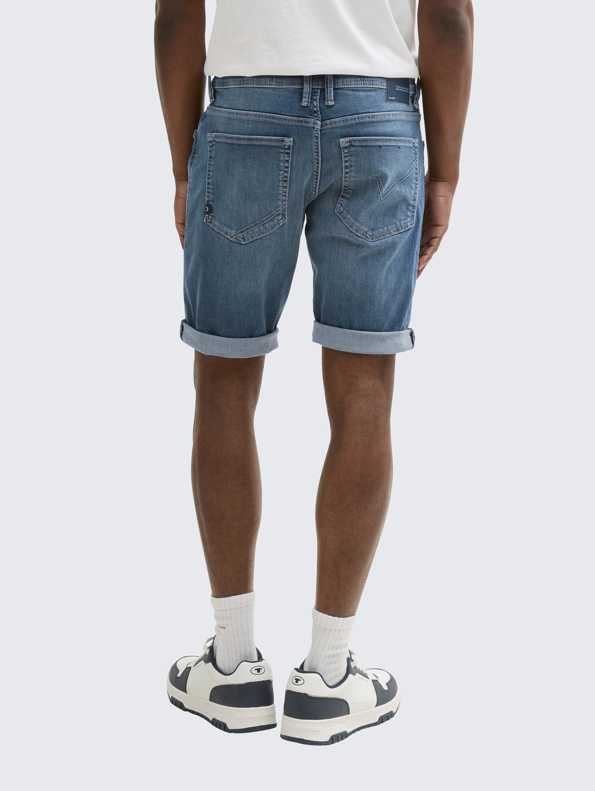 TTPIERS SLIM Jeans Shorts mit Stretch - dark stone blue grey denim - Auschnitt Model-Rückansicht