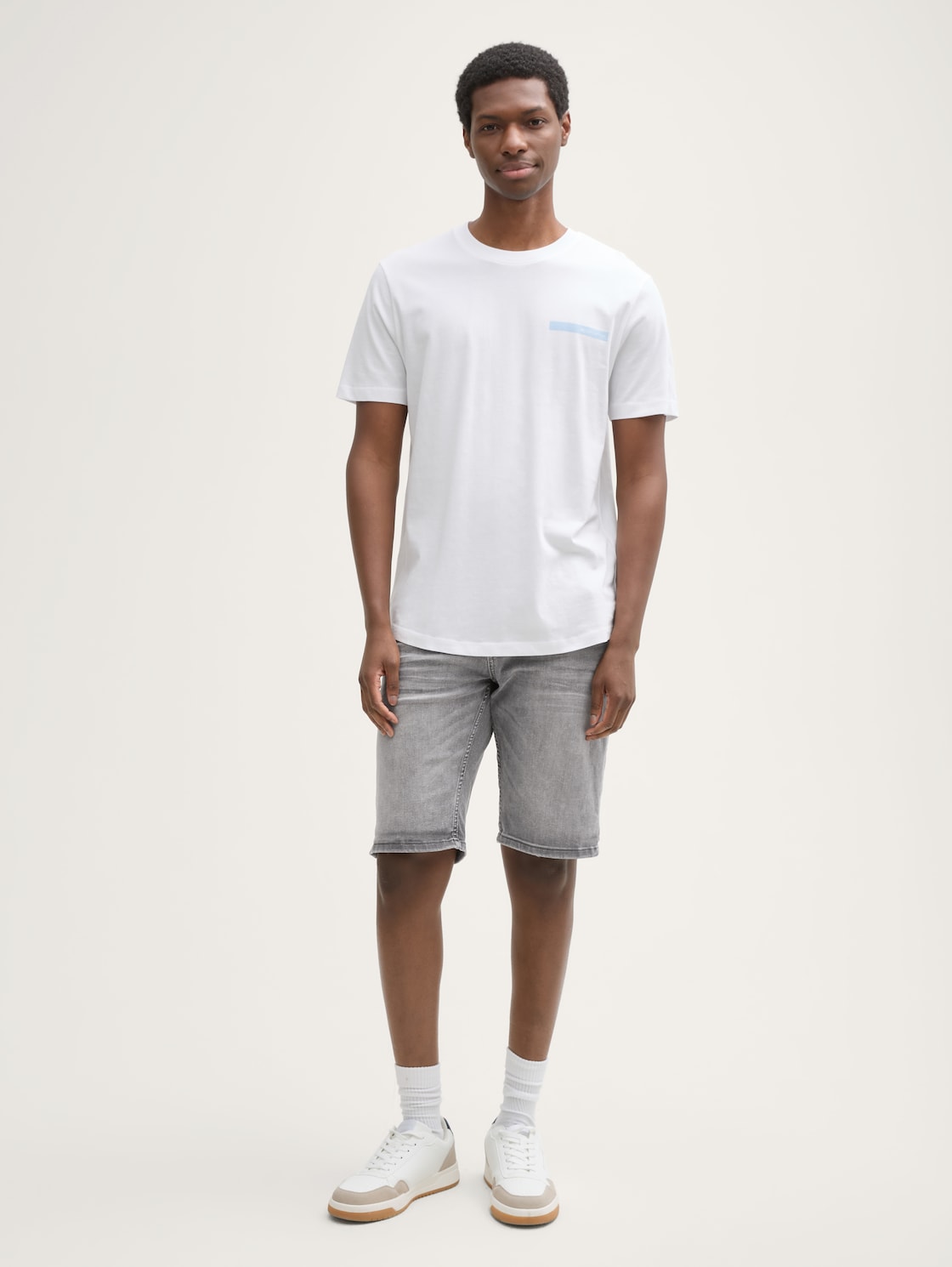 TTPIERS slim jeans shorts with stretch - used light stone grey denim - Model front view