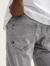 TTPIERS SLIM Jeans Shorts mit Stretch - used light stone grey denim - Detail-Model-Ansicht
