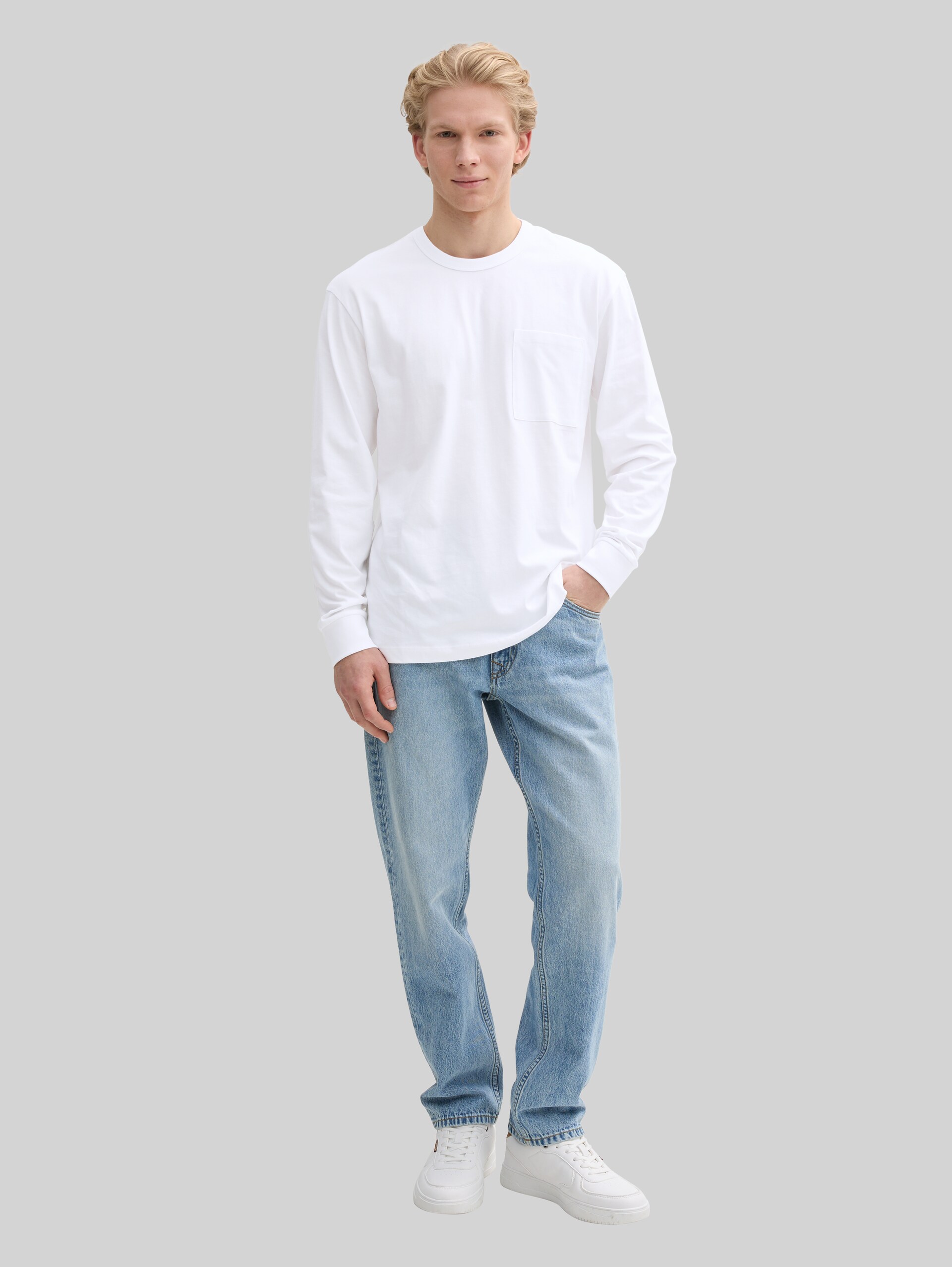 Relaxed fit long sleeve shirt with breast pocket - White - Model front view