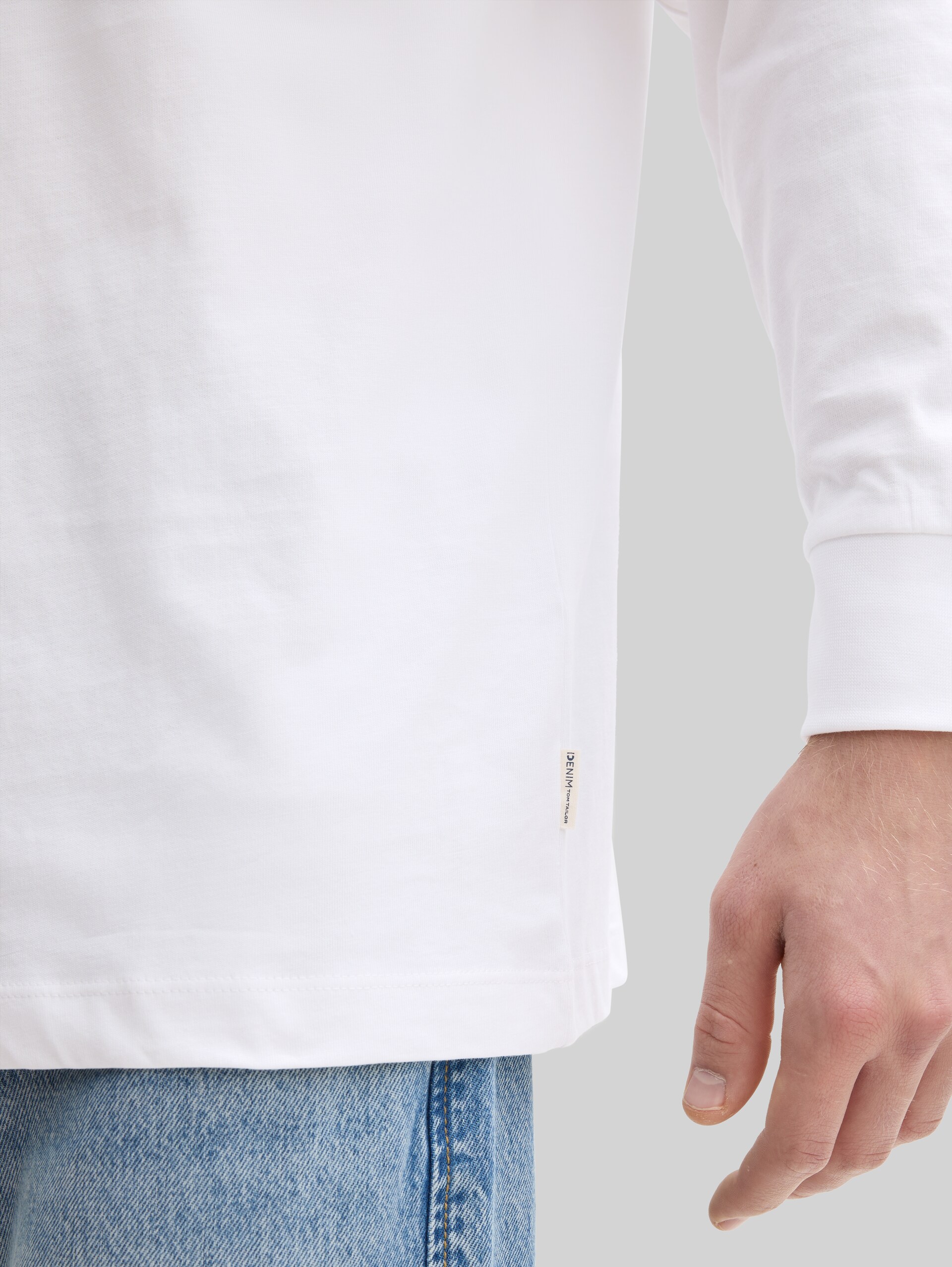 Relaxed fit long sleeve shirt with breast pocket - White - Detail model view