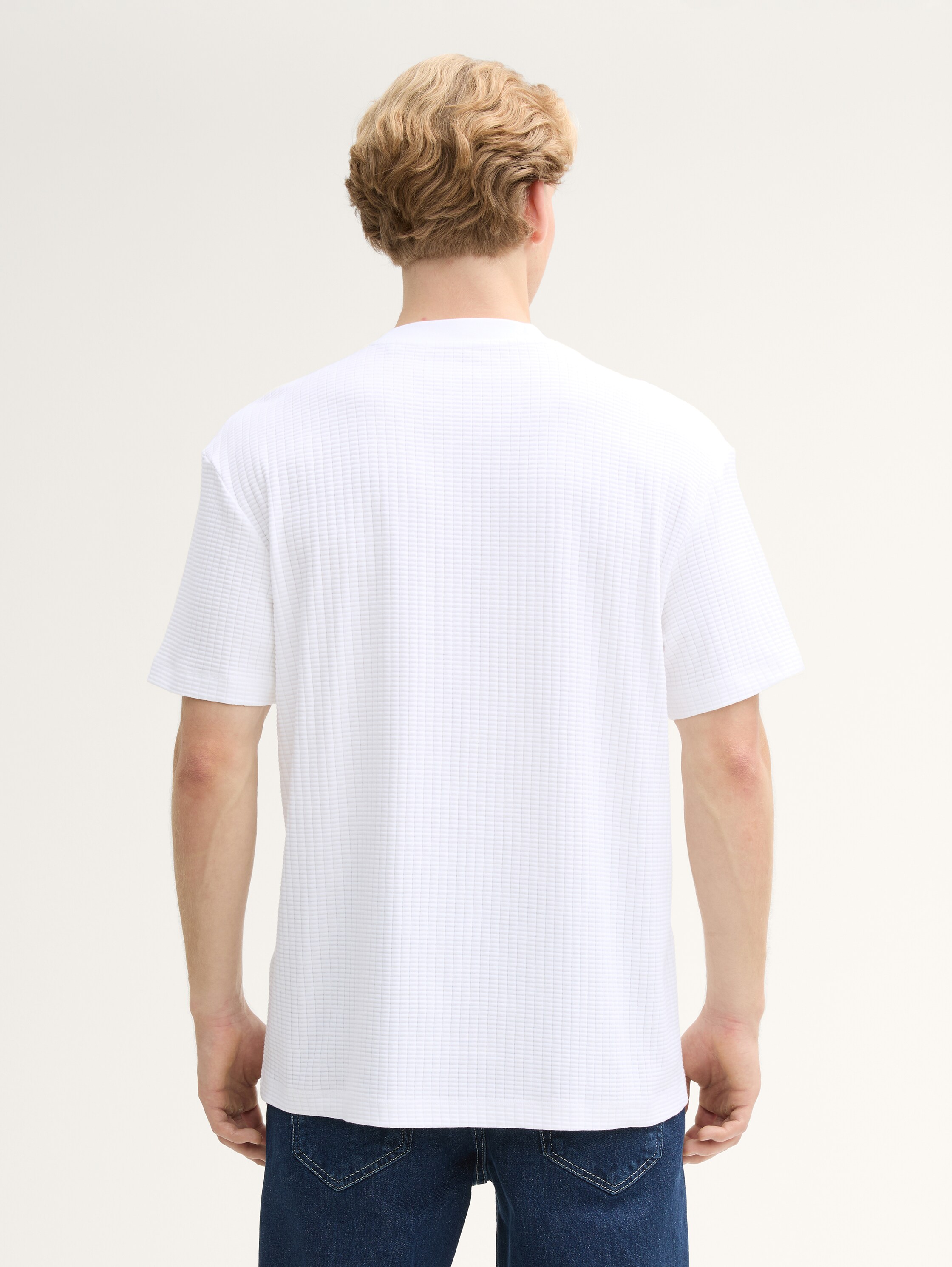 Relaxed Fit T-Shirt mit Brusttasche - white - 