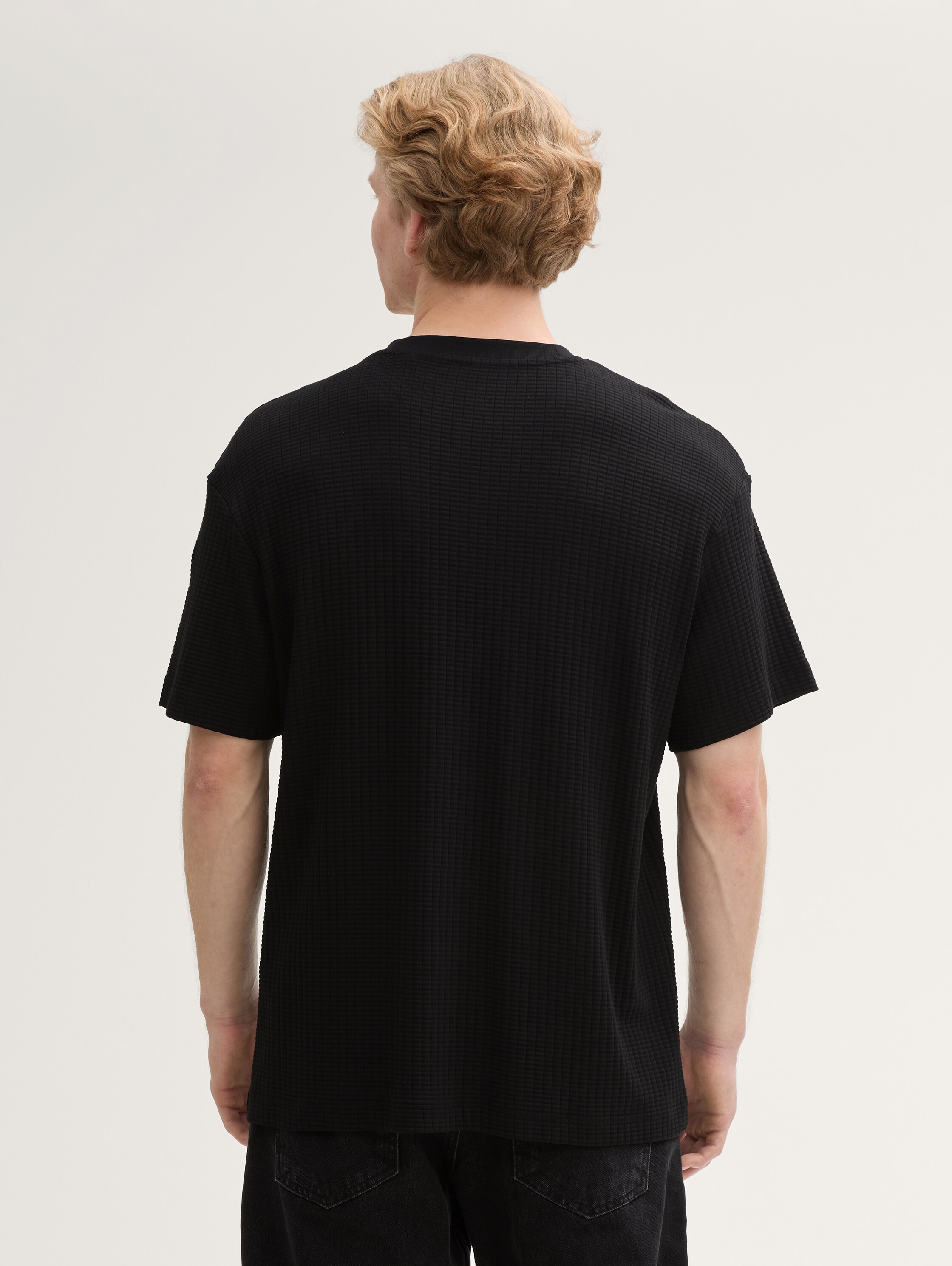 Relaxed Fit T-Shirt mit Brusttasche - black - 