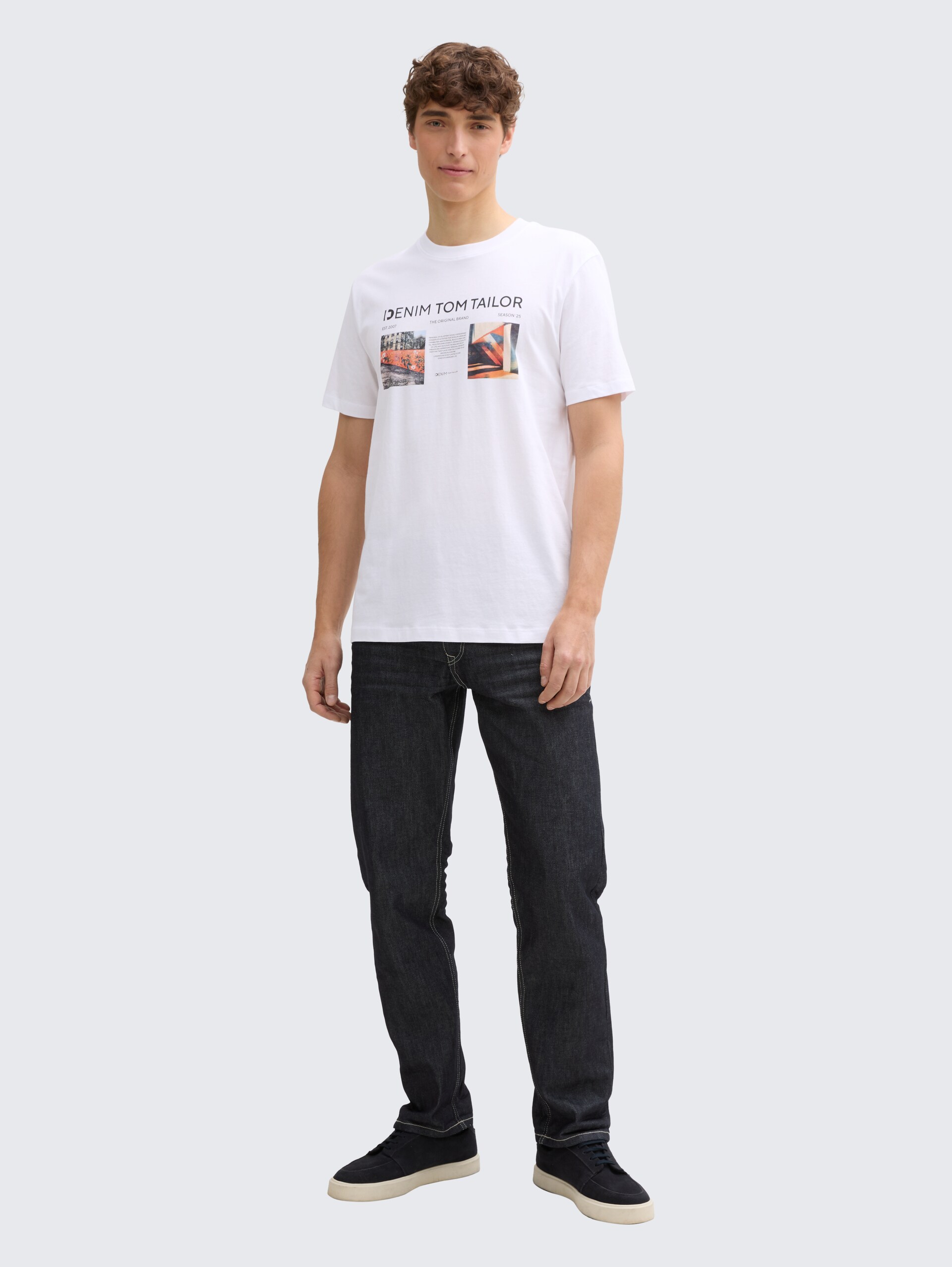 T-Shirt mit Foto-Print - White - Model-Vorderansicht