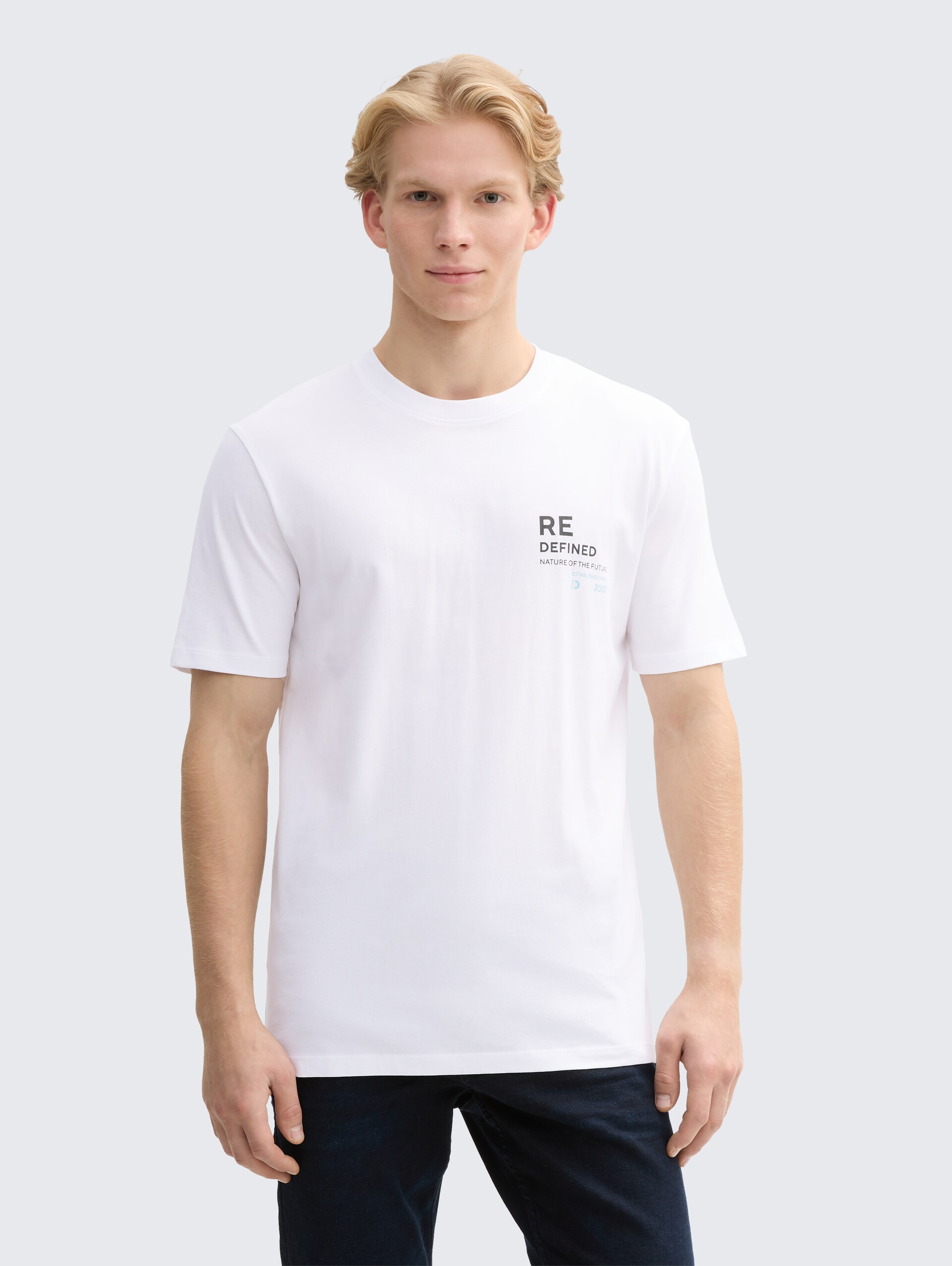T-Shirt mit Print - White - Ausschnitt Model-Vorderansicht