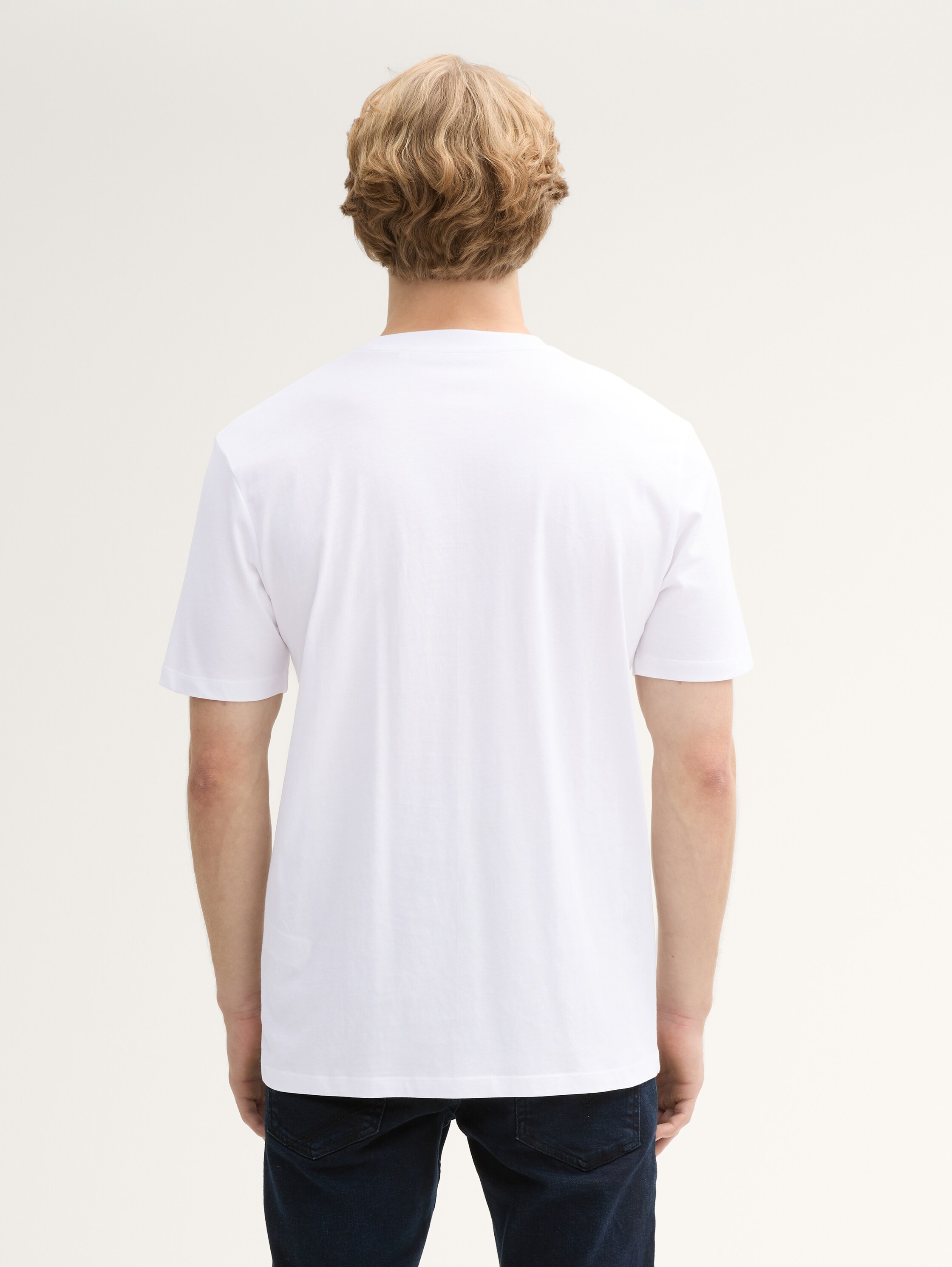 T-Shirt mit Print - White - Auschnitt Model-Rückansicht