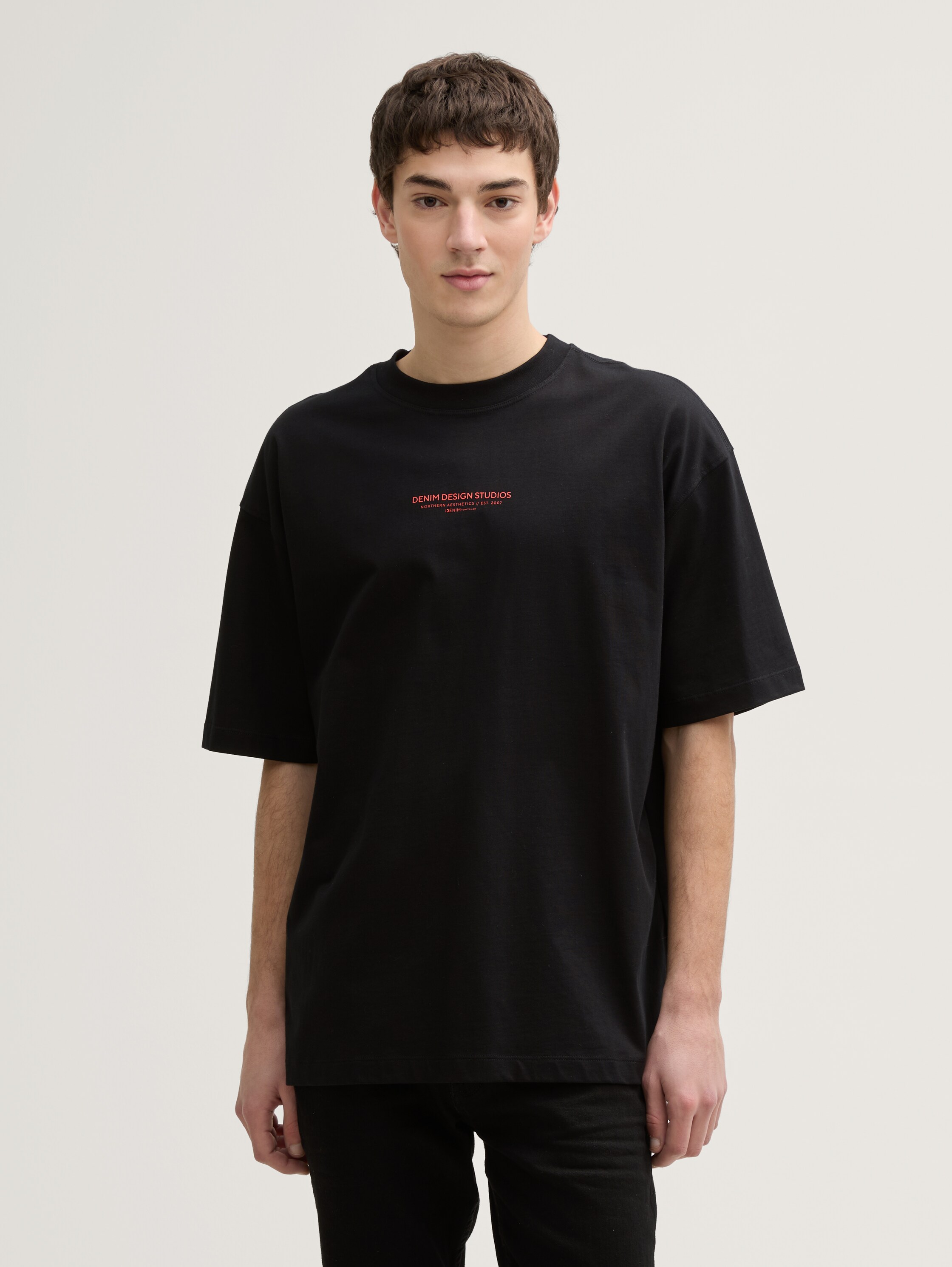 Oversize T-Shirt mit Rücken-Print - black - 