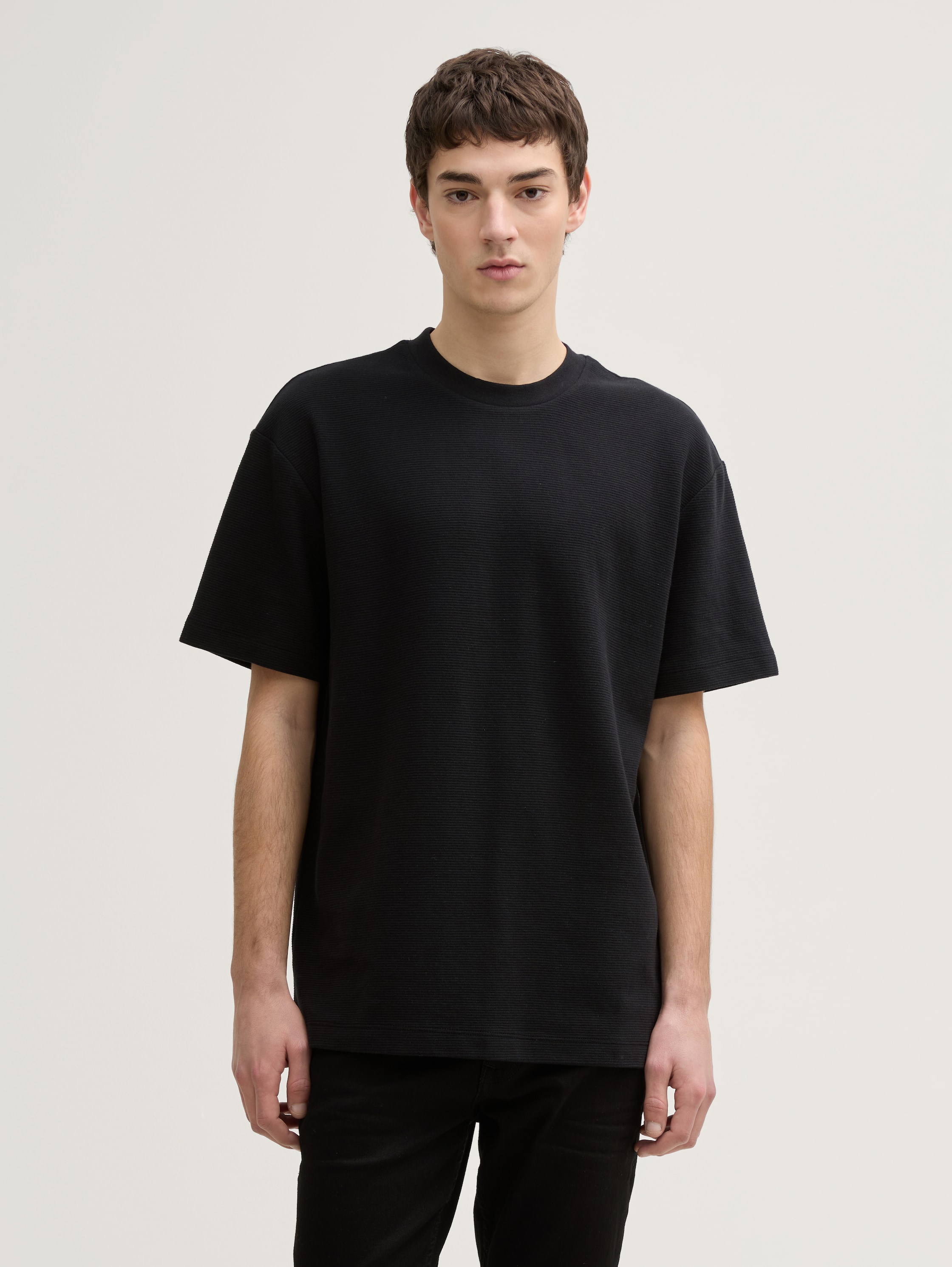 Relaxed Fit T-Shirt aus Baumwolle - black - 
