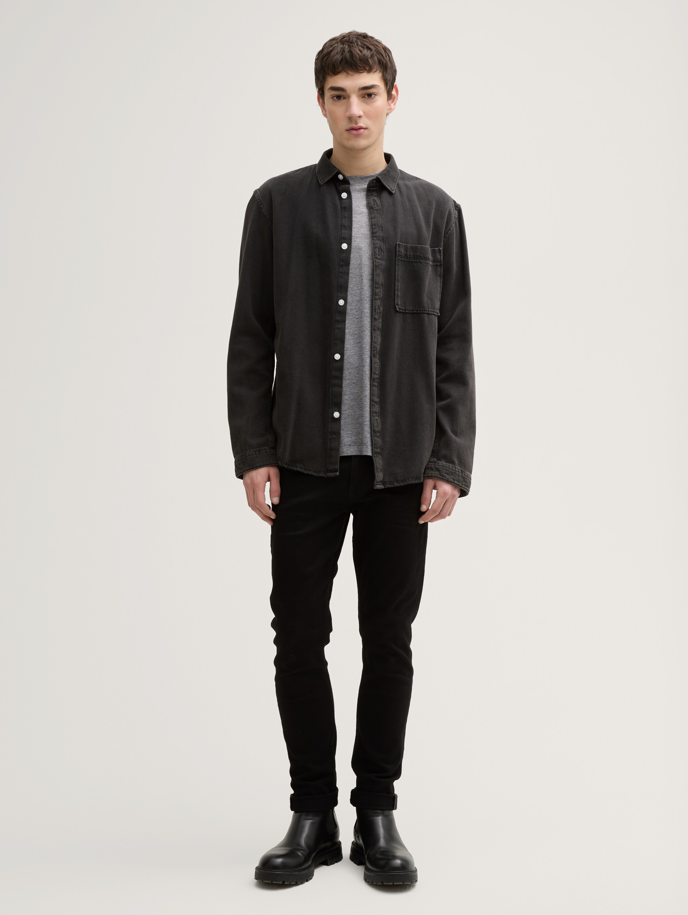 Relaxed Fit T-Shirt mit Brusttasche - black_white_mini_stripe - 