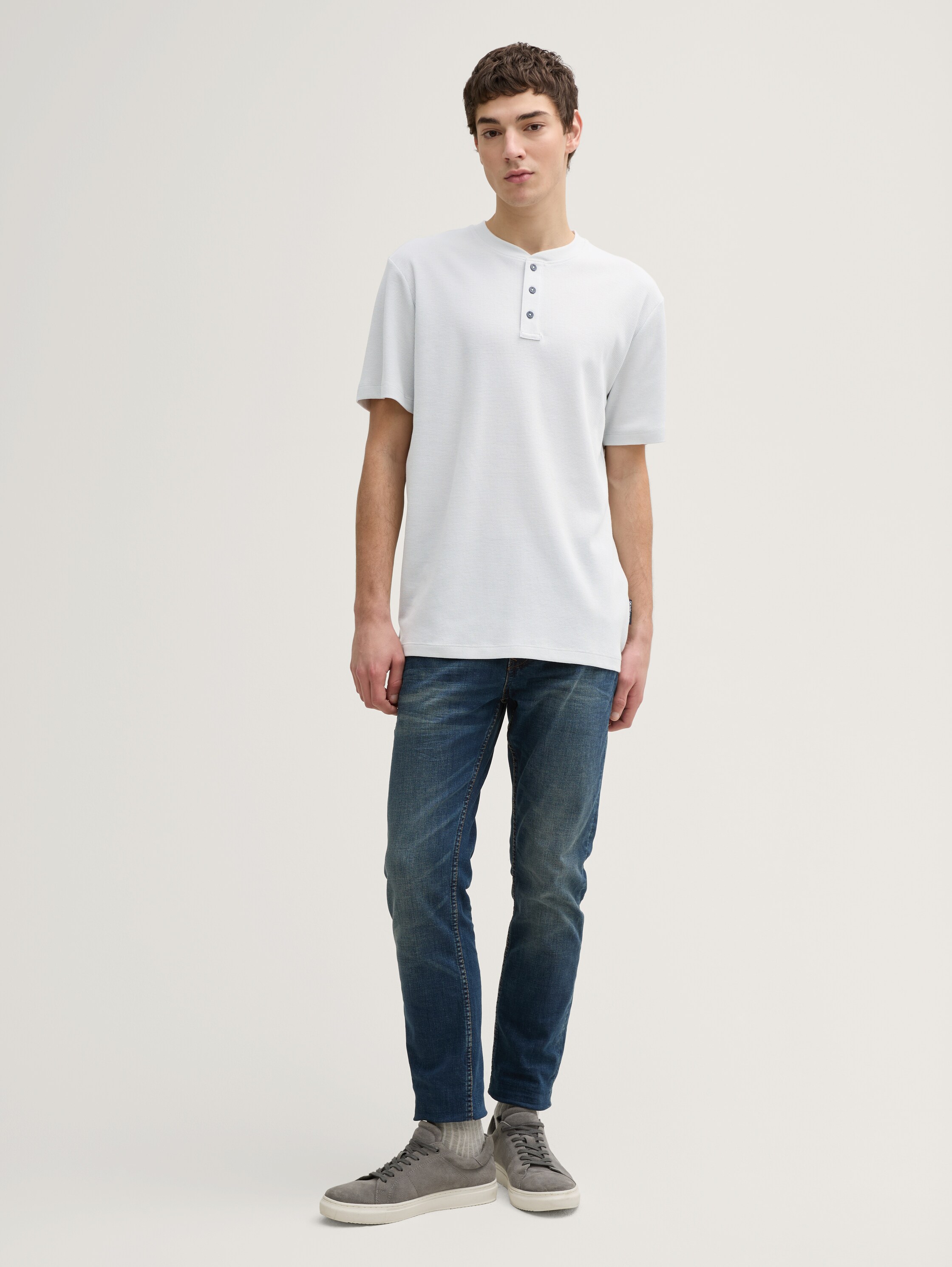 Henley T-Shirt in Waffelstruktur - chalk_grey - 