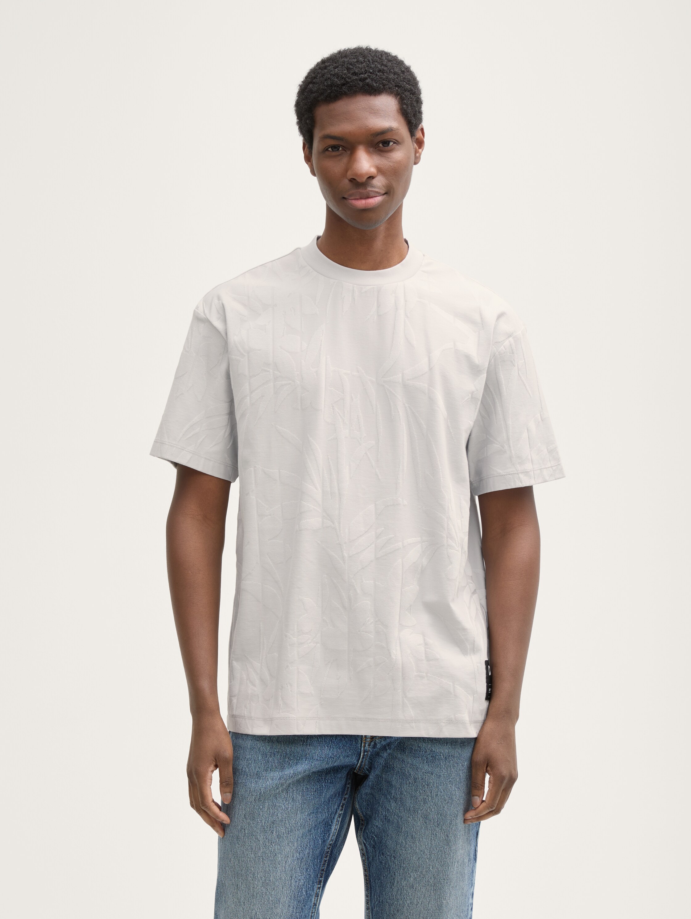 Relaxed Fit Jacquard T-Shirt - chalk_grey_leaves_jacquard - 