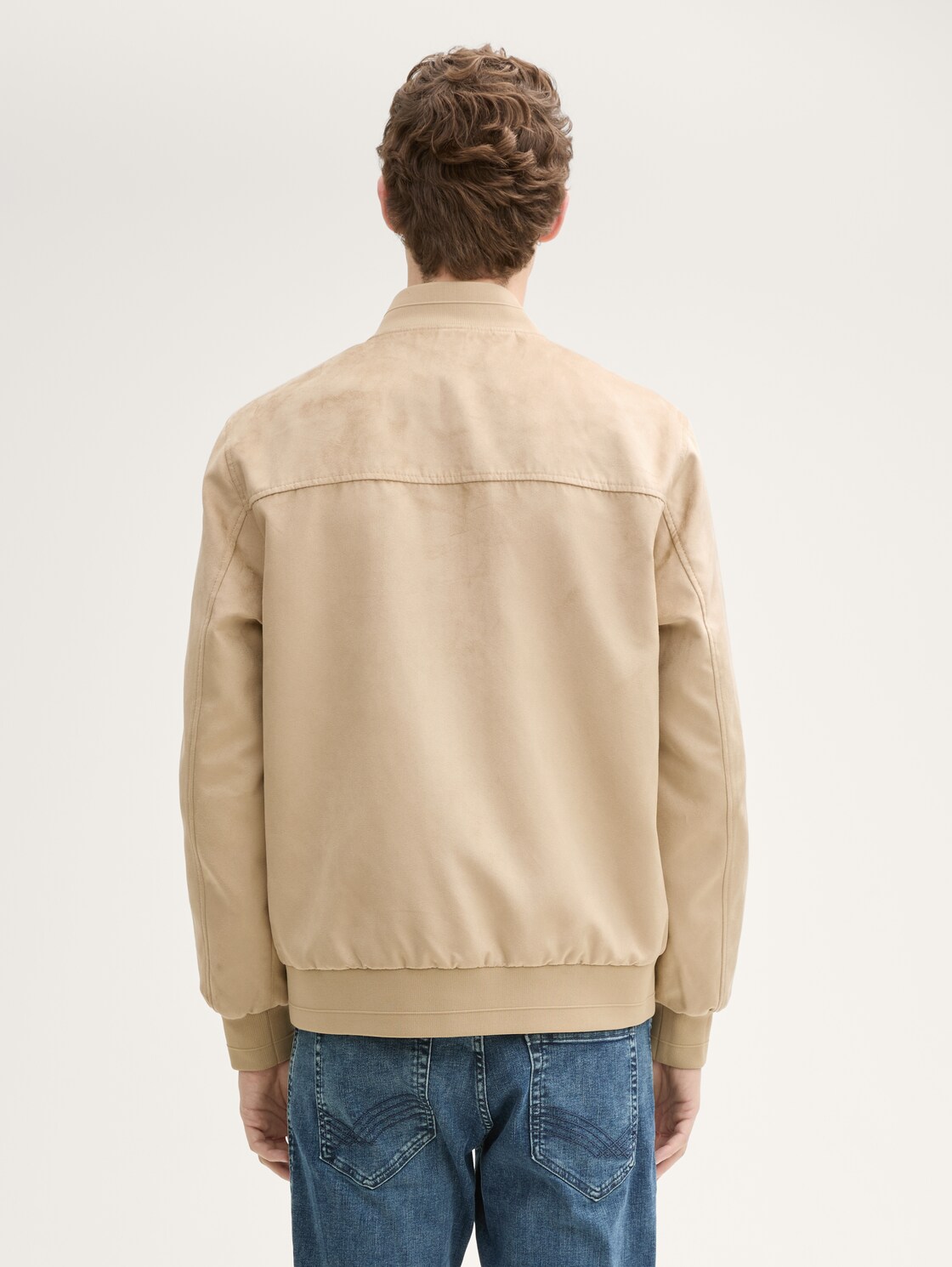 Bomberjacke in Wildleder-Optik - Cement Beige - Model-Rückansicht