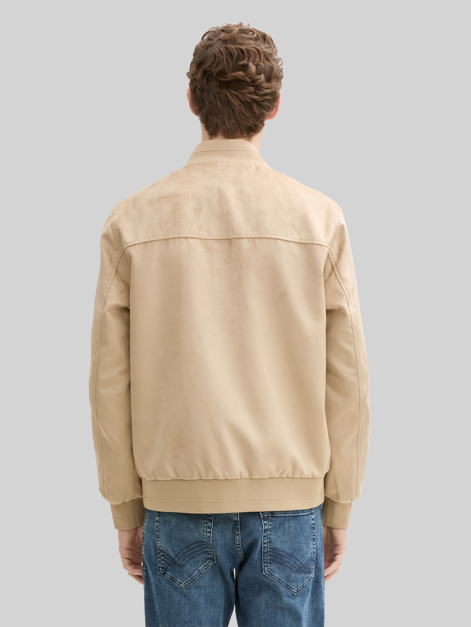 Bomberjacke in Wildleder-Optik - Cement Beige - Model-Rückansicht