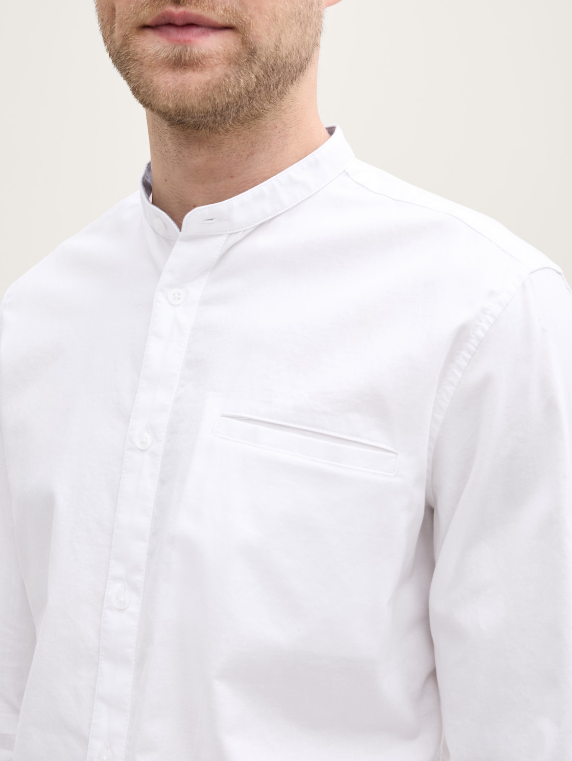 Fitted Oxford shirt with breast pocket - White - Detail model view
