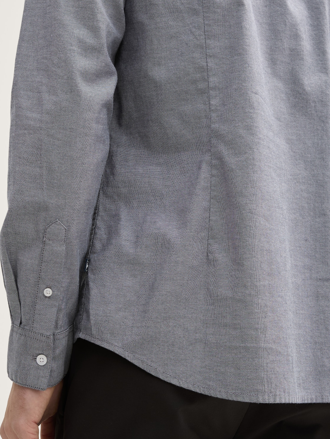 Fitted Oxford Hemd mit Brusttasche - navy chambray - Detail-Model-Ansicht