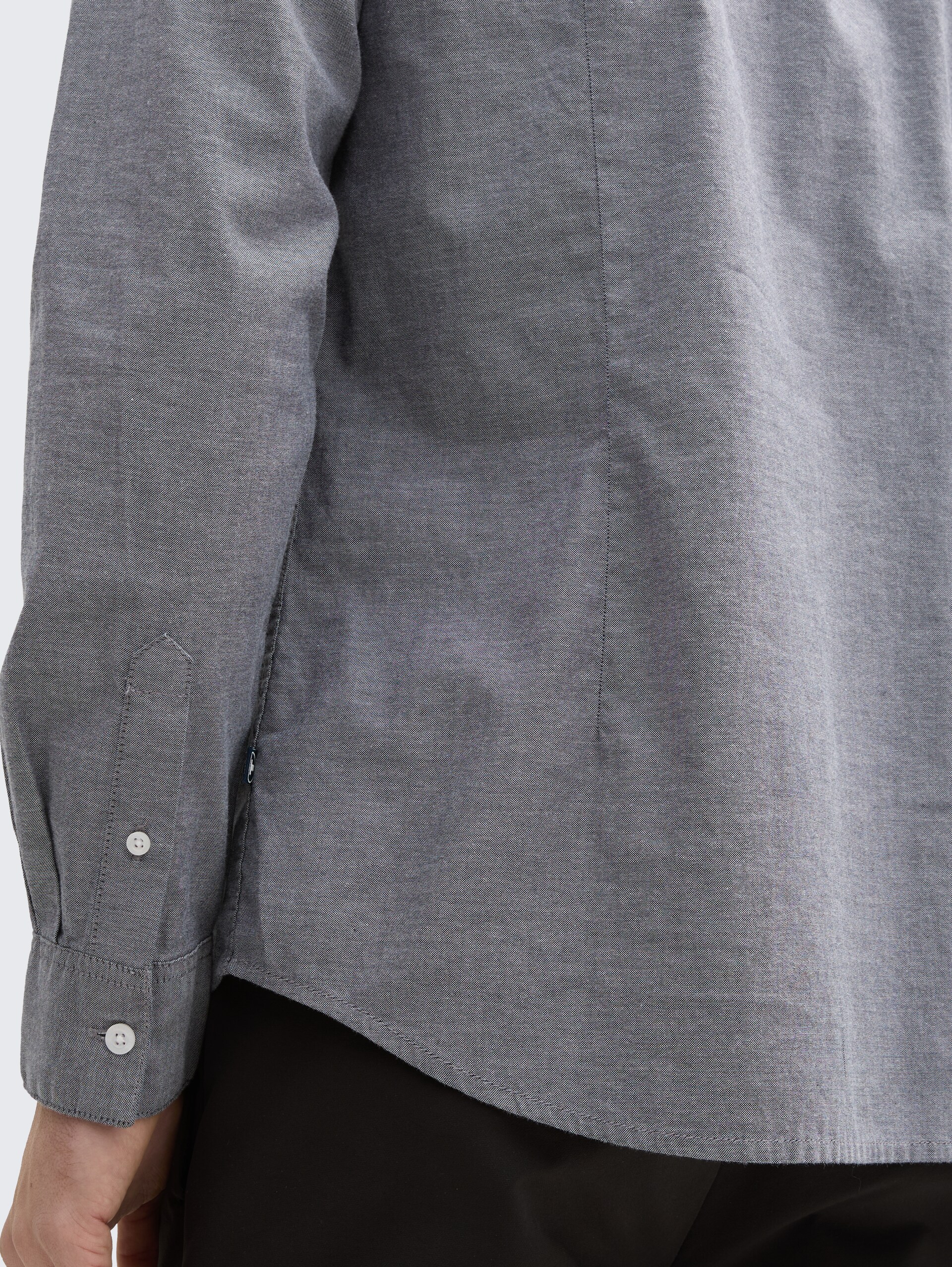 Fitted Oxford Hemd mit Brusttasche - navy chambray - Detail-Model-Ansicht