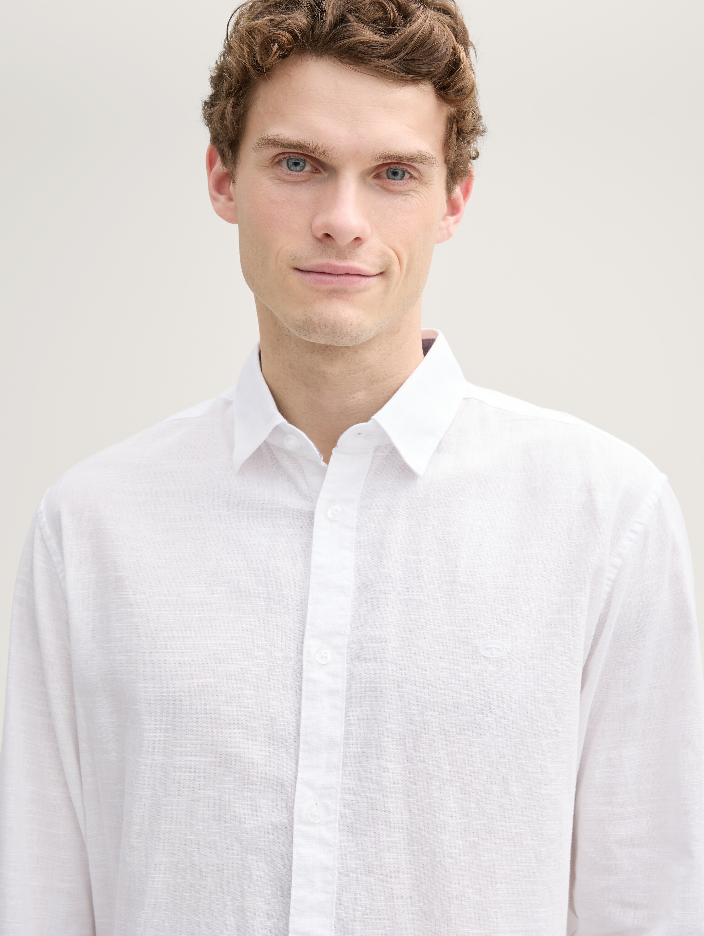 Regular Fit Hemd mit Logo-Stickerei - white - 