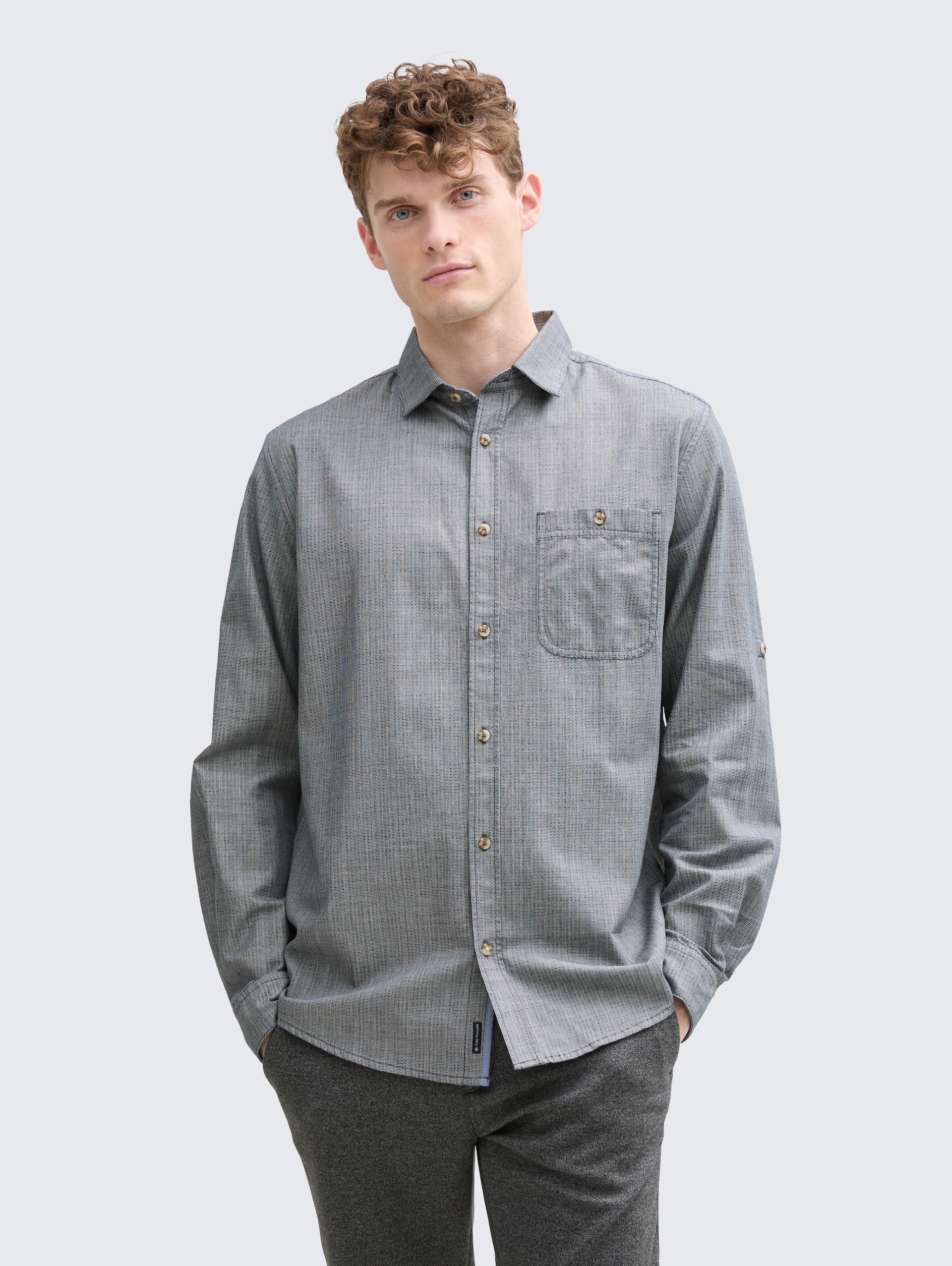 Regular Fit Hemd mit verstellbarer Ärmellänge - navy sraight structure - Ausschnitt Model-Vorderansicht