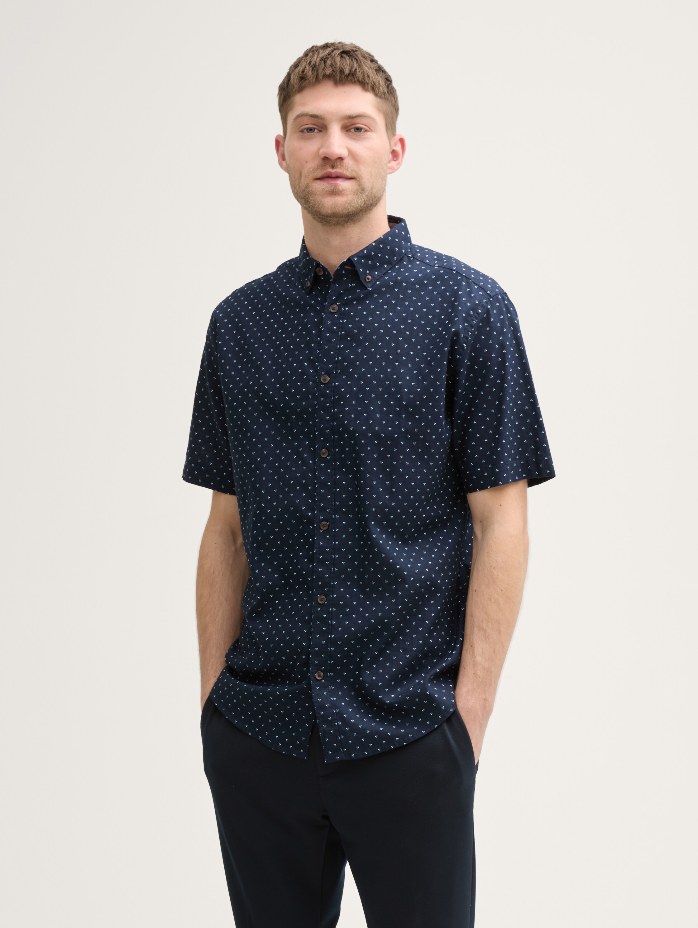 Regular Fit Kurzarmhemd mit Leinenanteil im Pünktchen-Muster - navy_dot_design - 