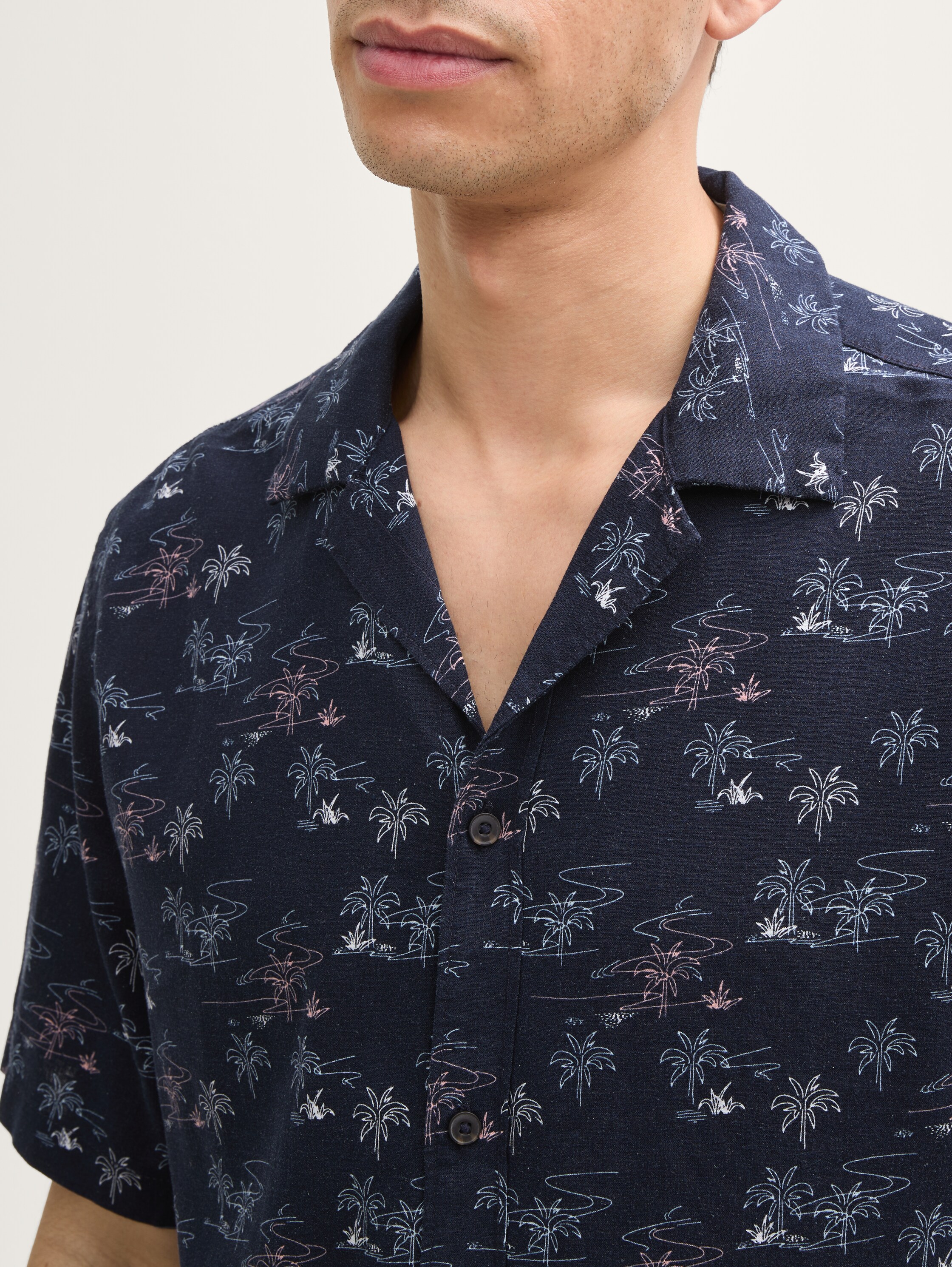 Regular Fit Kurzarmhemd mit Leinenanteil - navy_multicolor_palm_design - 