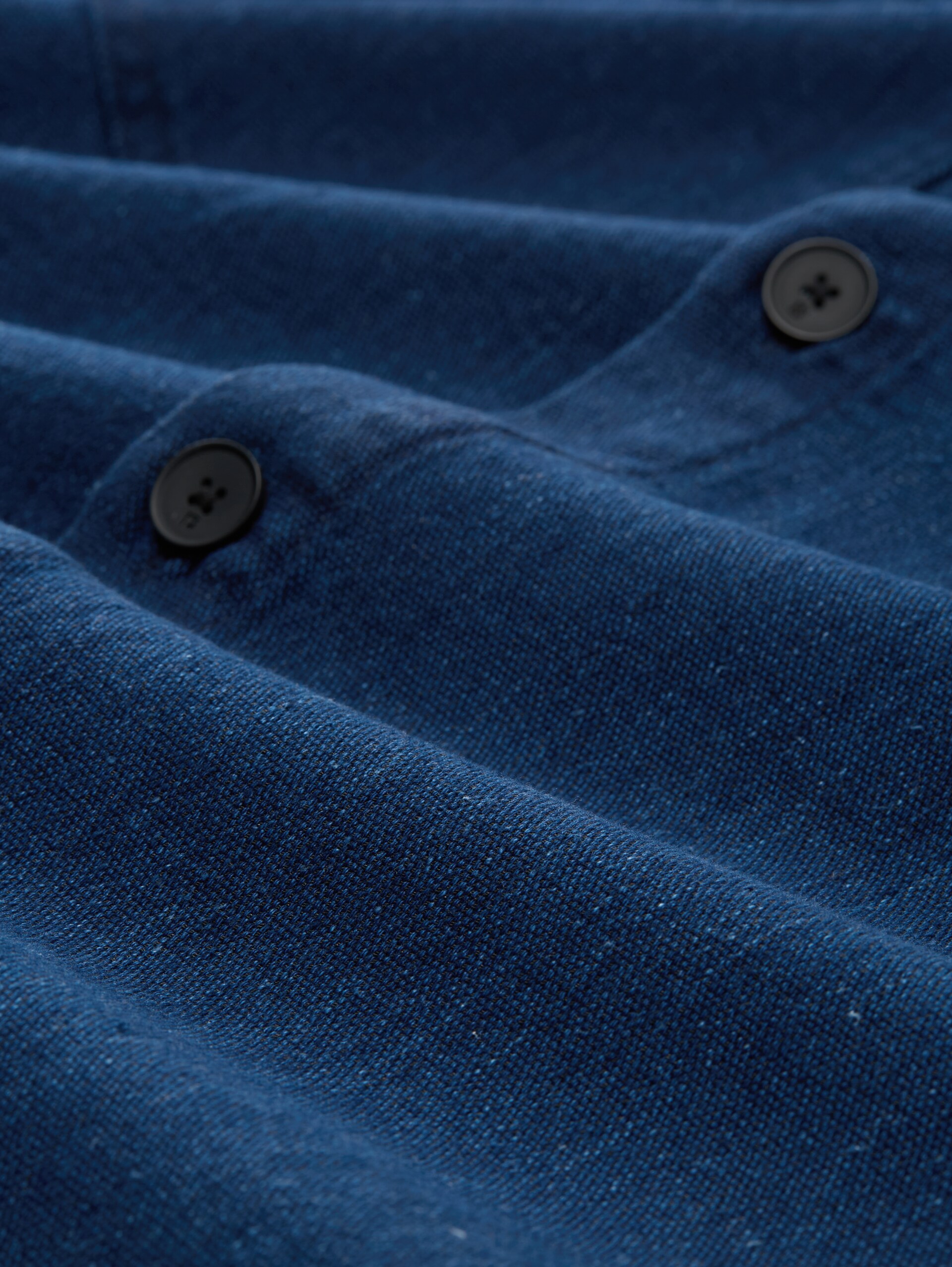 Overshirt aus Jeans-Stoff - raw bright blue denim - Material-Ansicht