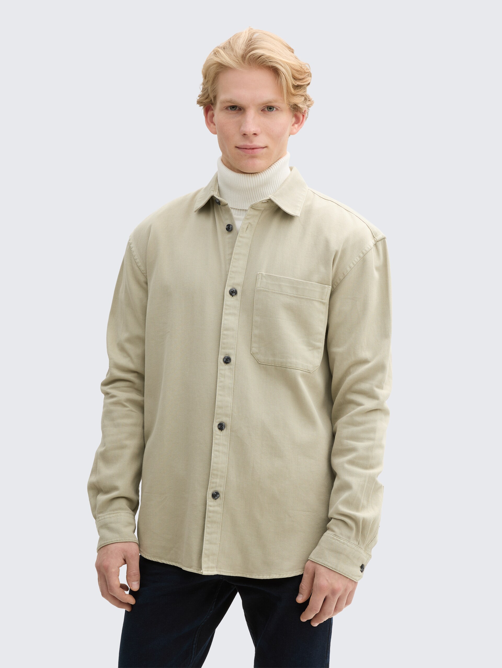Relaxed Fit Hemd mit Brusttasche - beige abbey stone - Ausschnitt Model-Vorderansicht