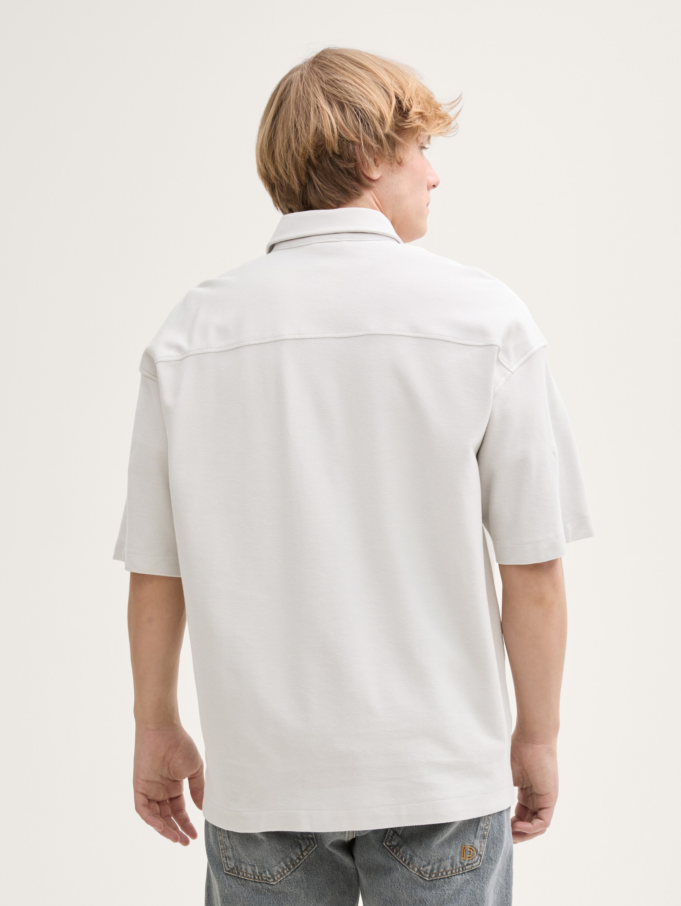 Oversize Kurzarmhemd mit Brusttaschen - chalk_grey - 