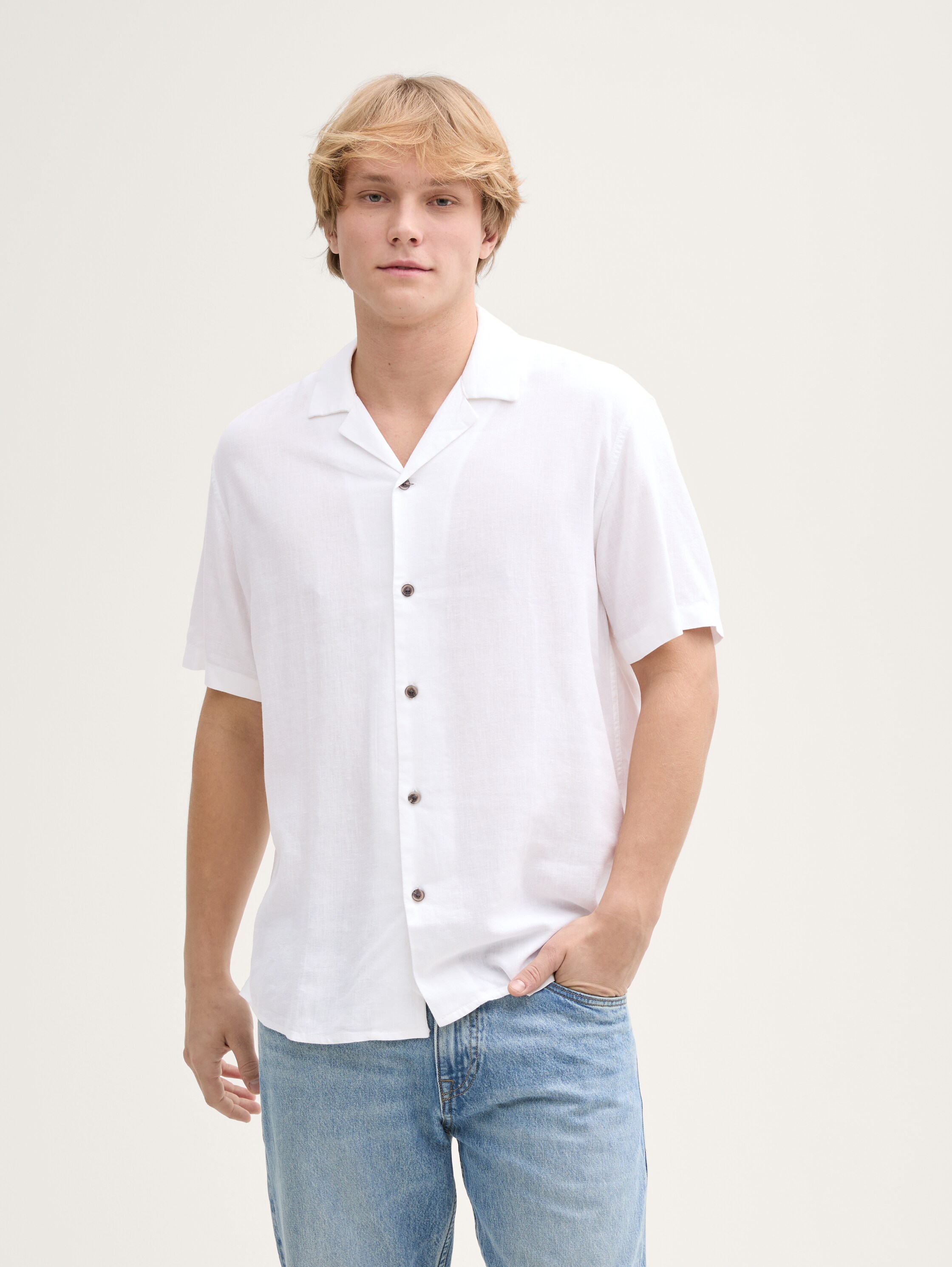 Relaxed Fit Kurzarmhemd mit Leinenanteil - white - 