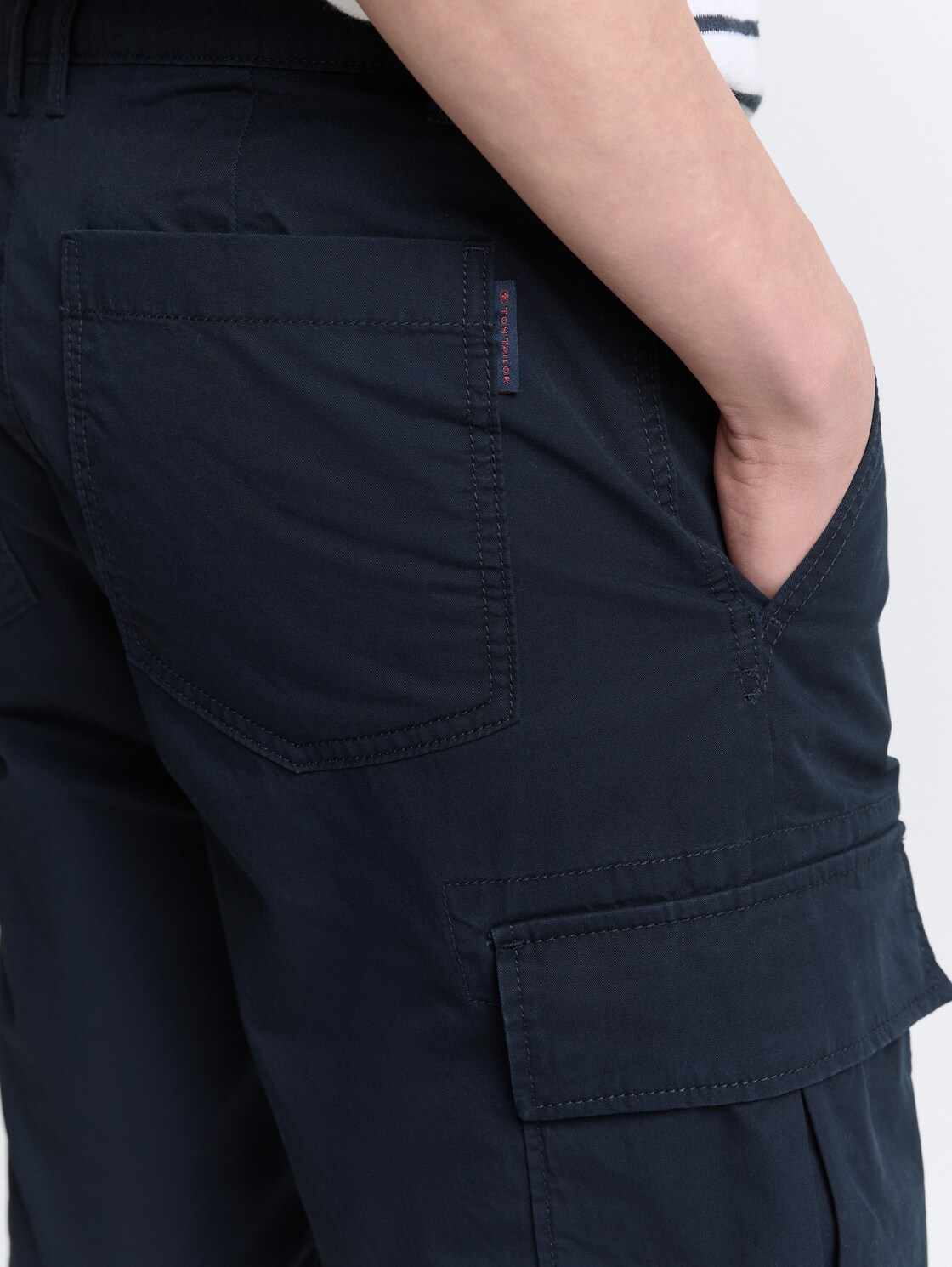 Regular Cargo Shorts aus Baumwolle - sky captain blue - Detail-Model-Ansicht