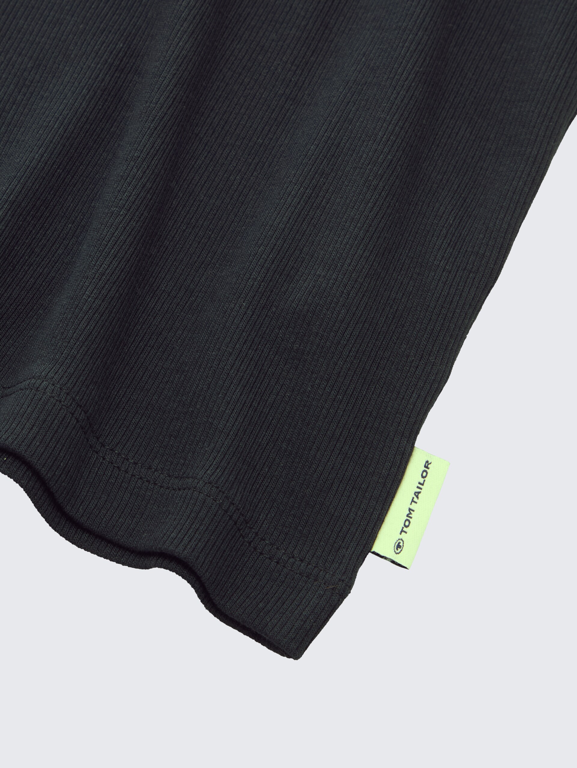 Basic Ripp Top - heavy black - Detail-Model-Ansicht