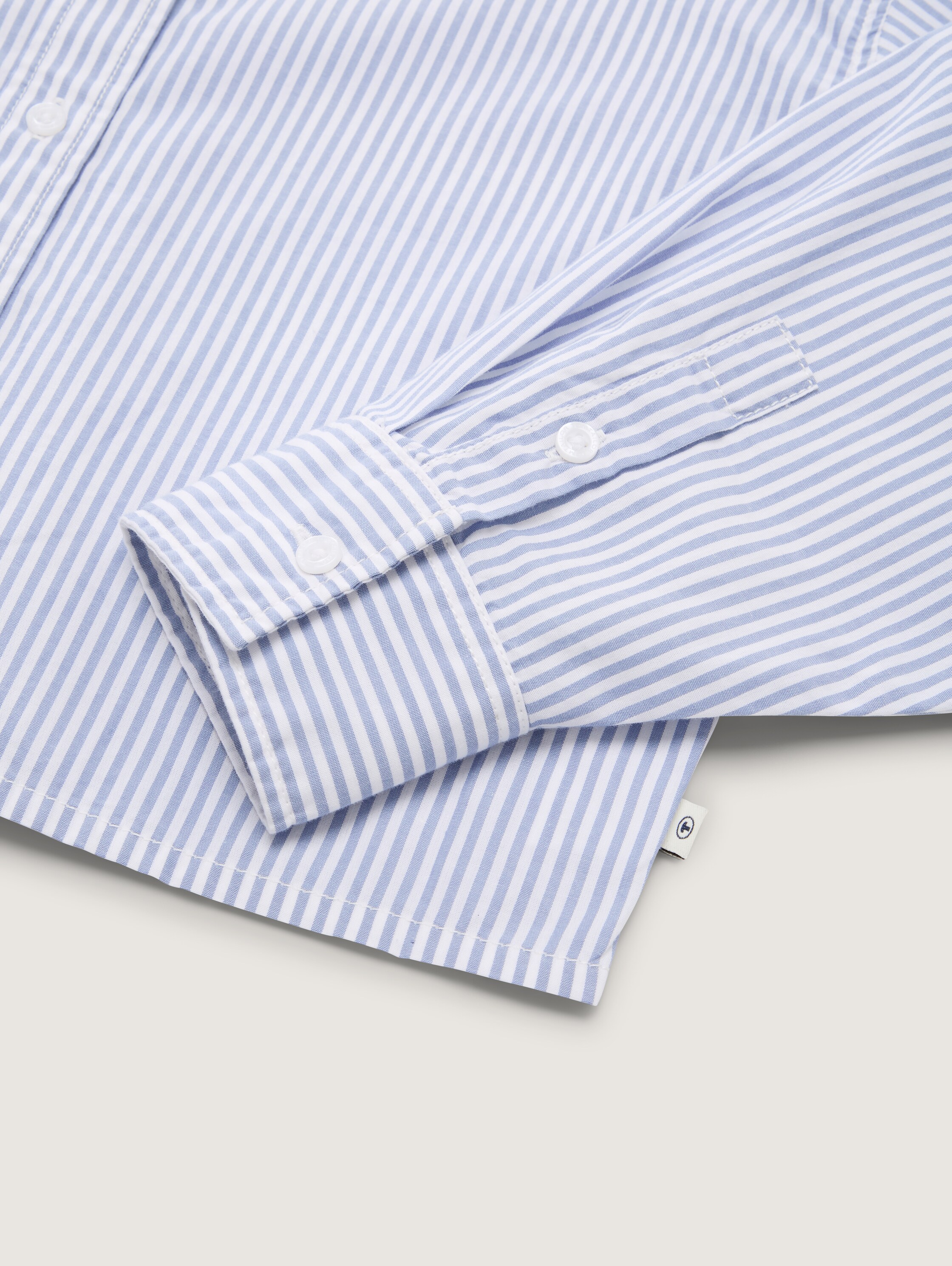 Oversize Hemdbluse mit Streifenmuster - pale_blue_thin_stripe - 