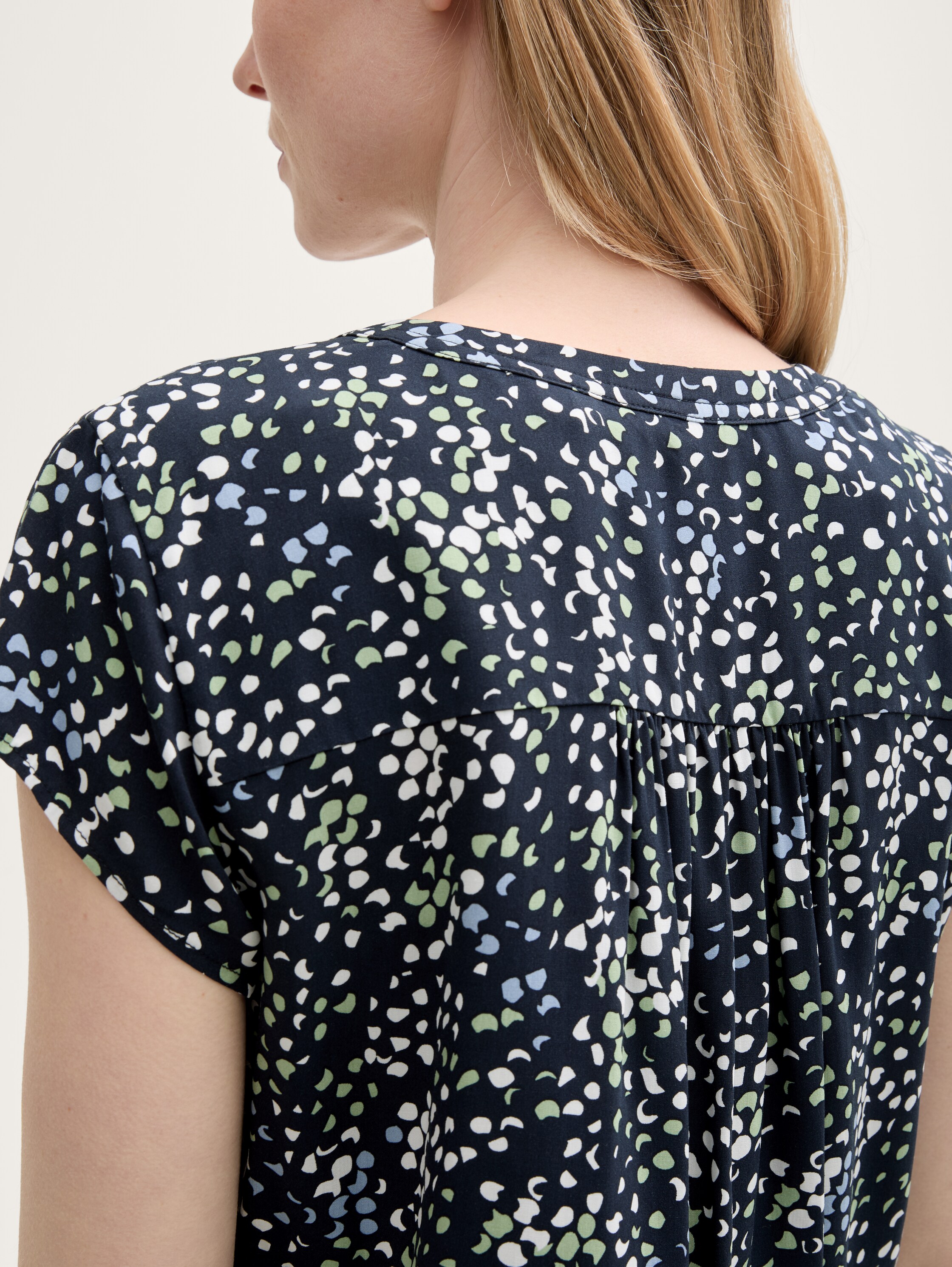 Bluse mit Muster - multicolor_navy_dot_structure - 
