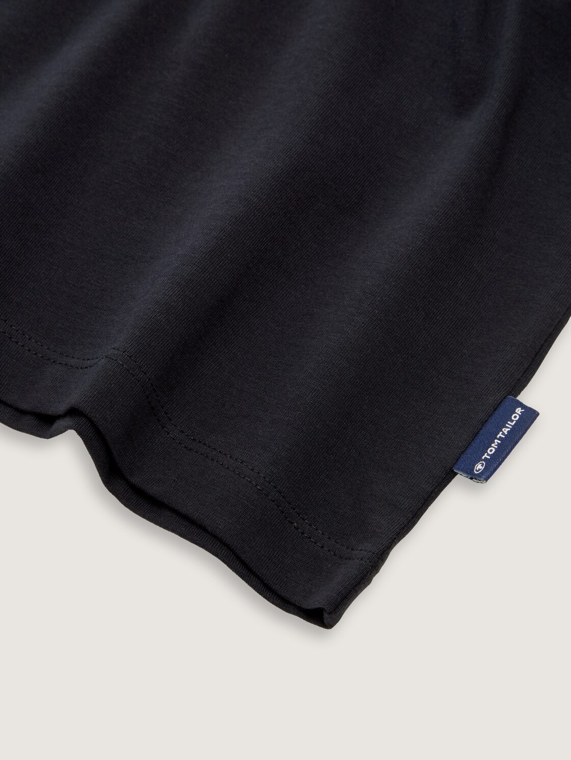 T-Shirt mit Print - heavy black - Detail-Model-Ansicht