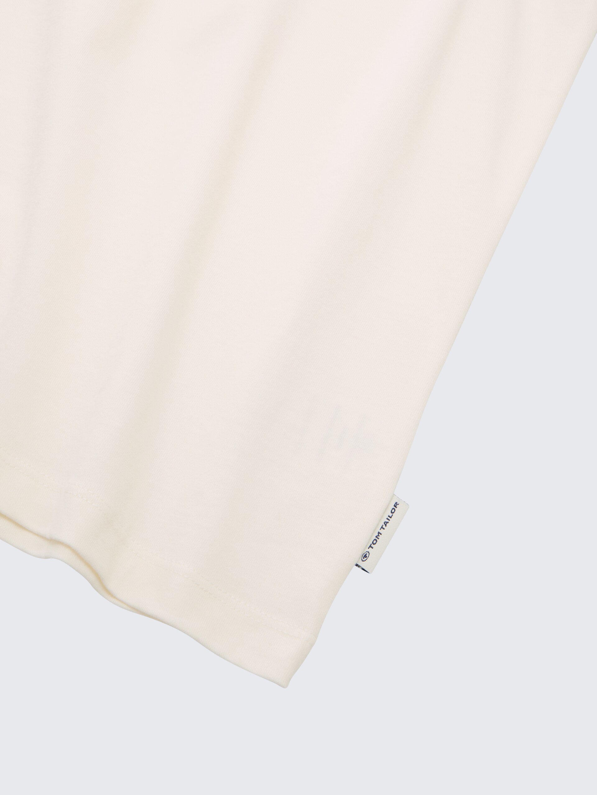 Oversize T-Shirt mit Rückenprint - Wool White - Detail-Model-Ansicht