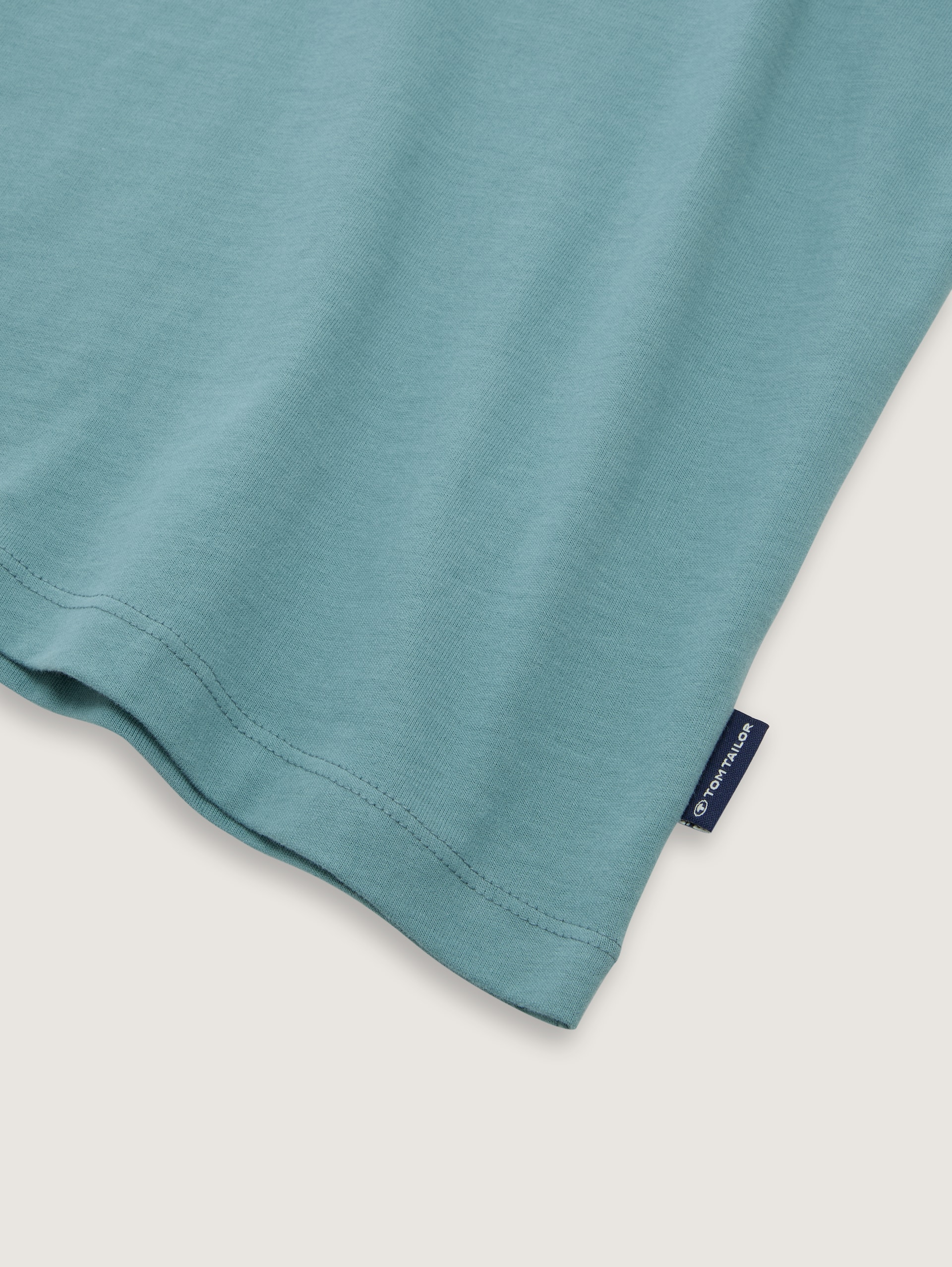 Oversize T-Shirt mit Rückenprint - Smoked Green - Detail-Model-Ansicht