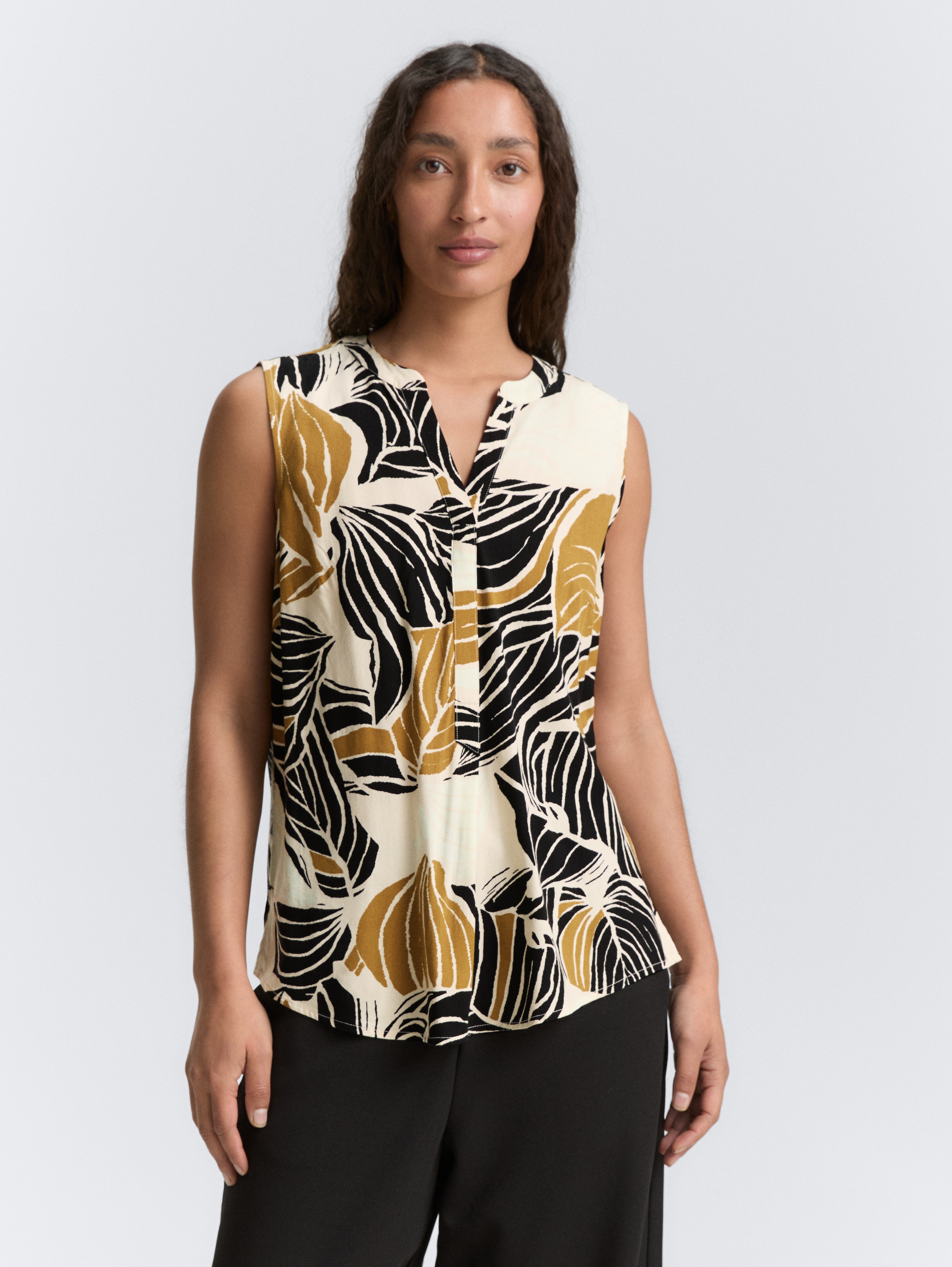 Blusentop mit Muster von Women, neutral cut leaves design