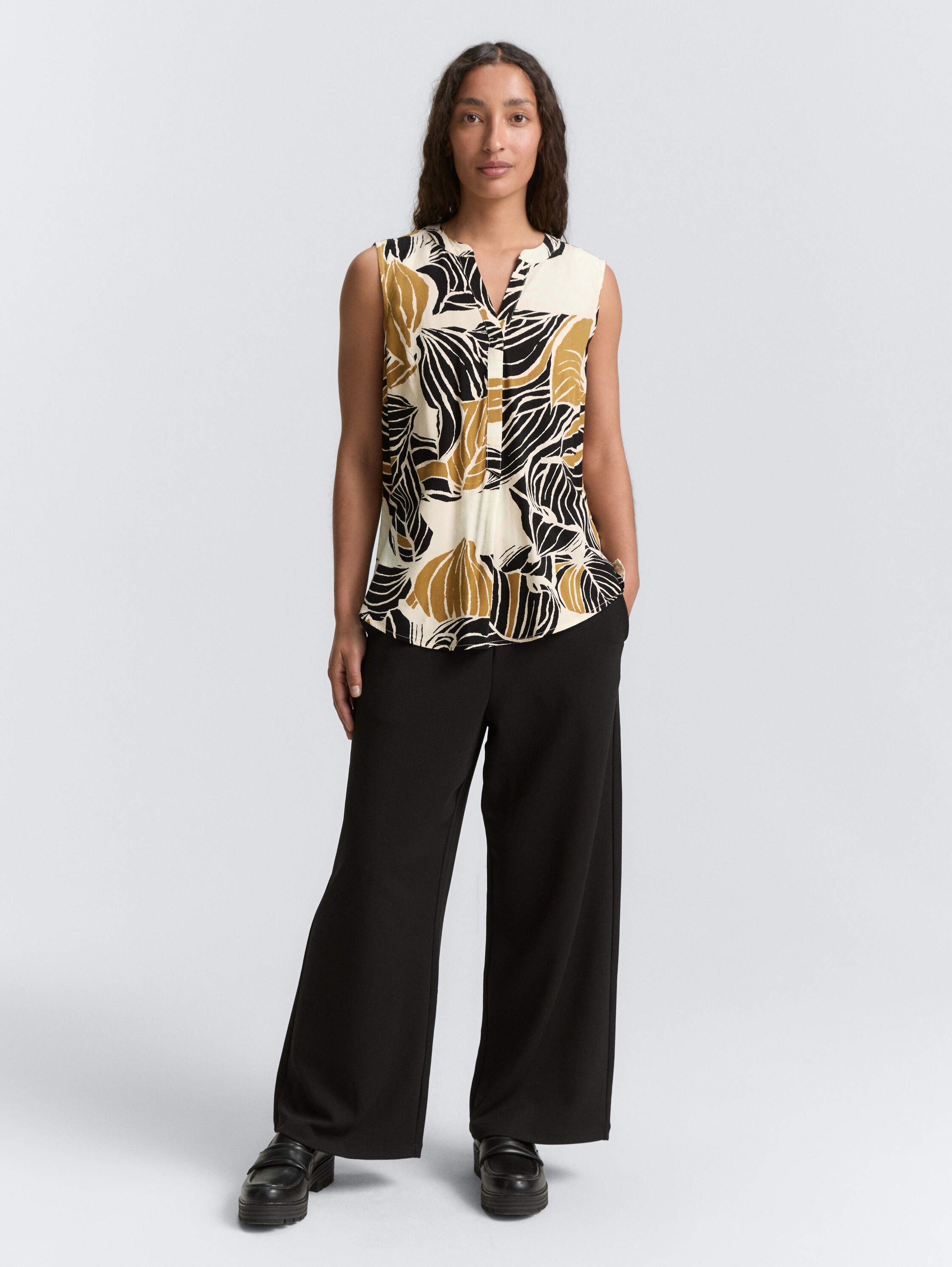 Blouse top met patroon - neutral_cut_leaves_design - 