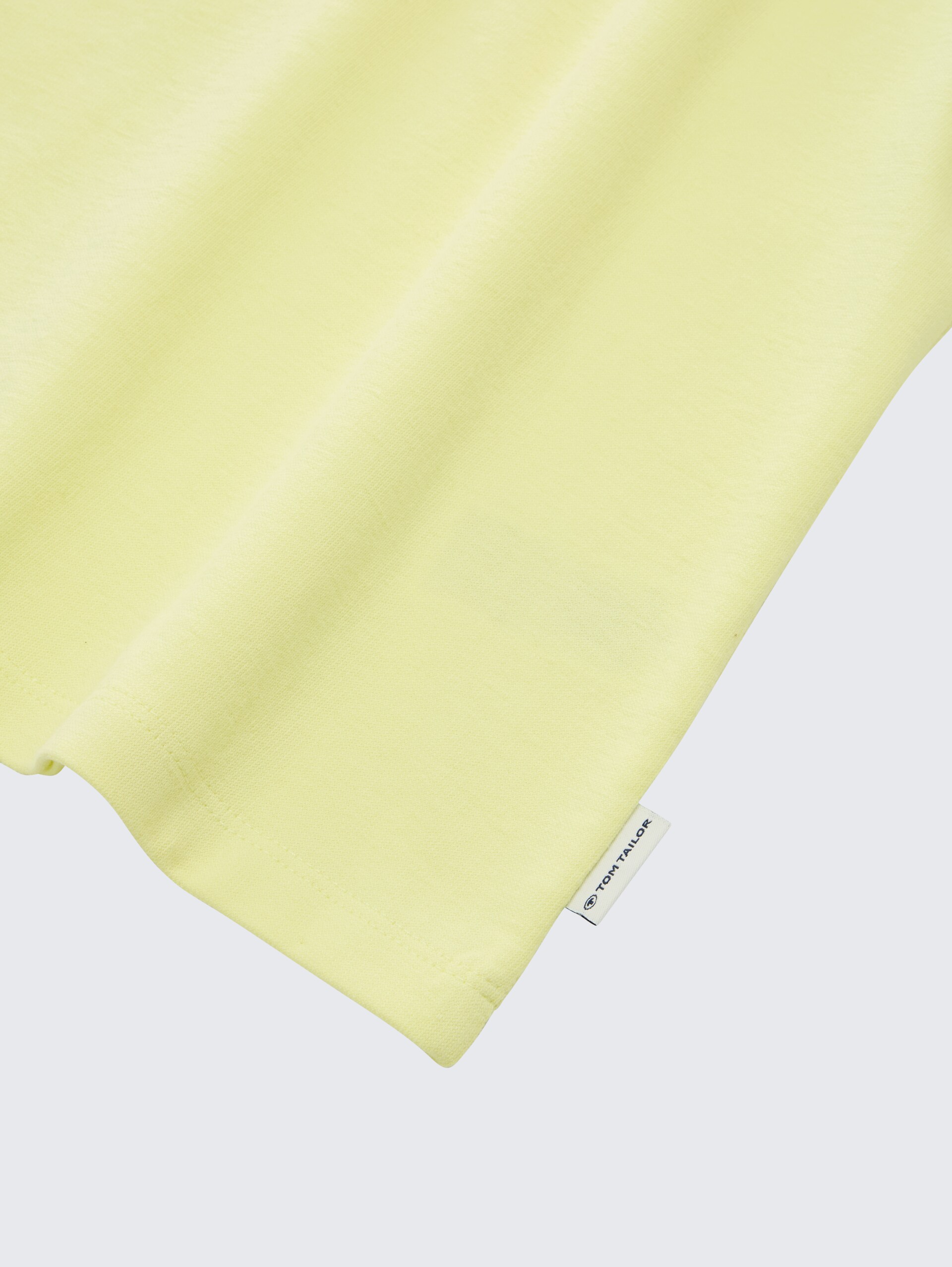 Oversize T-Shirt - lemon grass yellow - Detail-Model-Ansicht