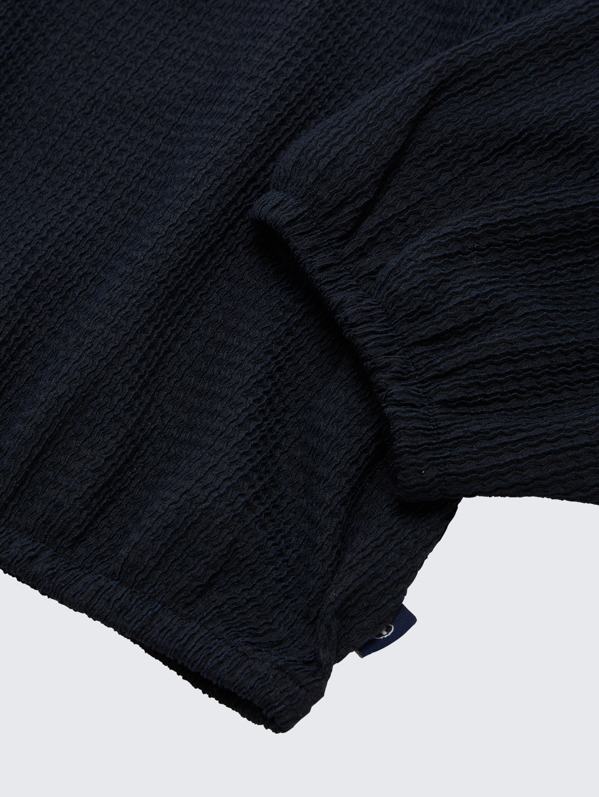 Cropped Bluse mit Struktur - sky captain blue - Detail-Model-Ansicht