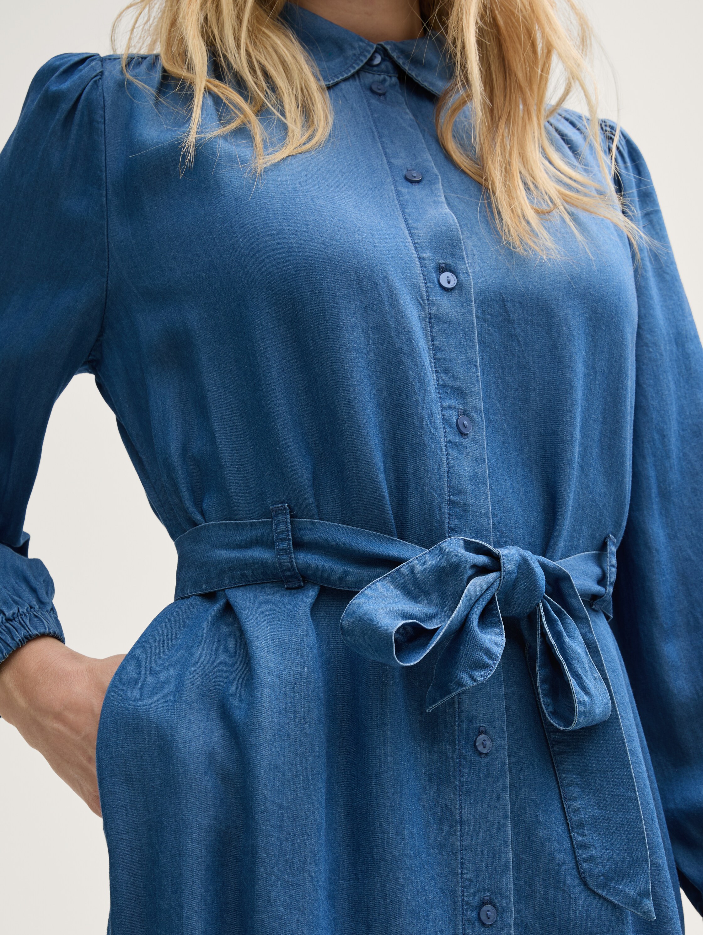 Blusenkleid mit Gürtel - 5