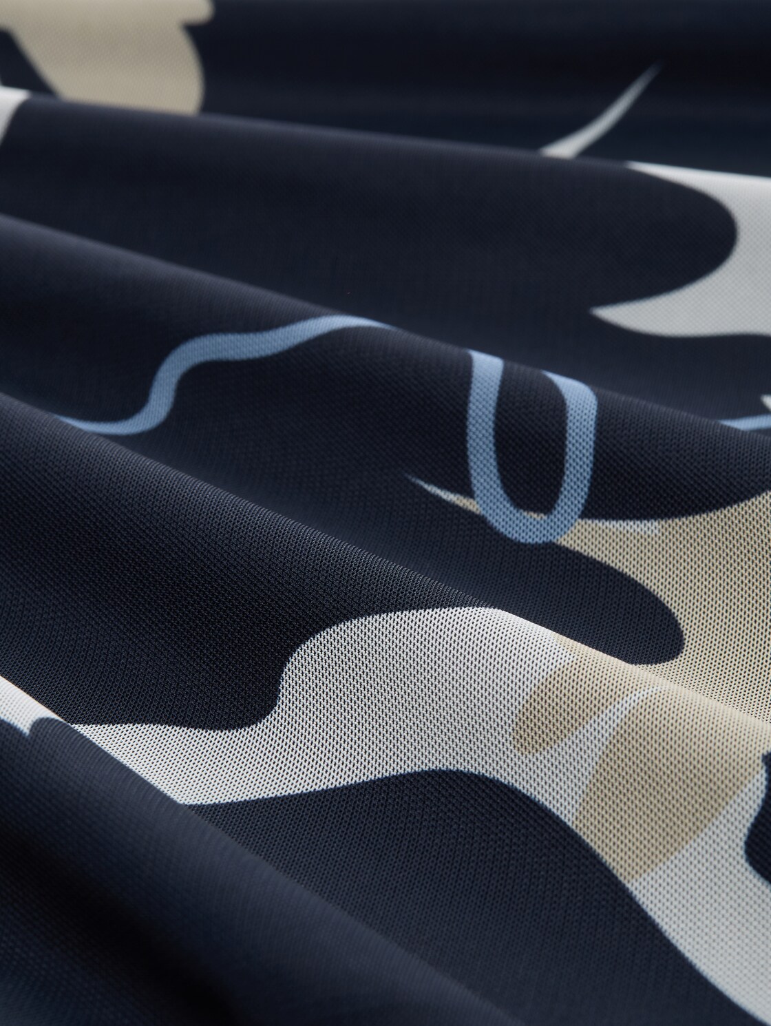 Midi-Meshkleid mit Raffungen - big floral shapes design - Material-Ansicht